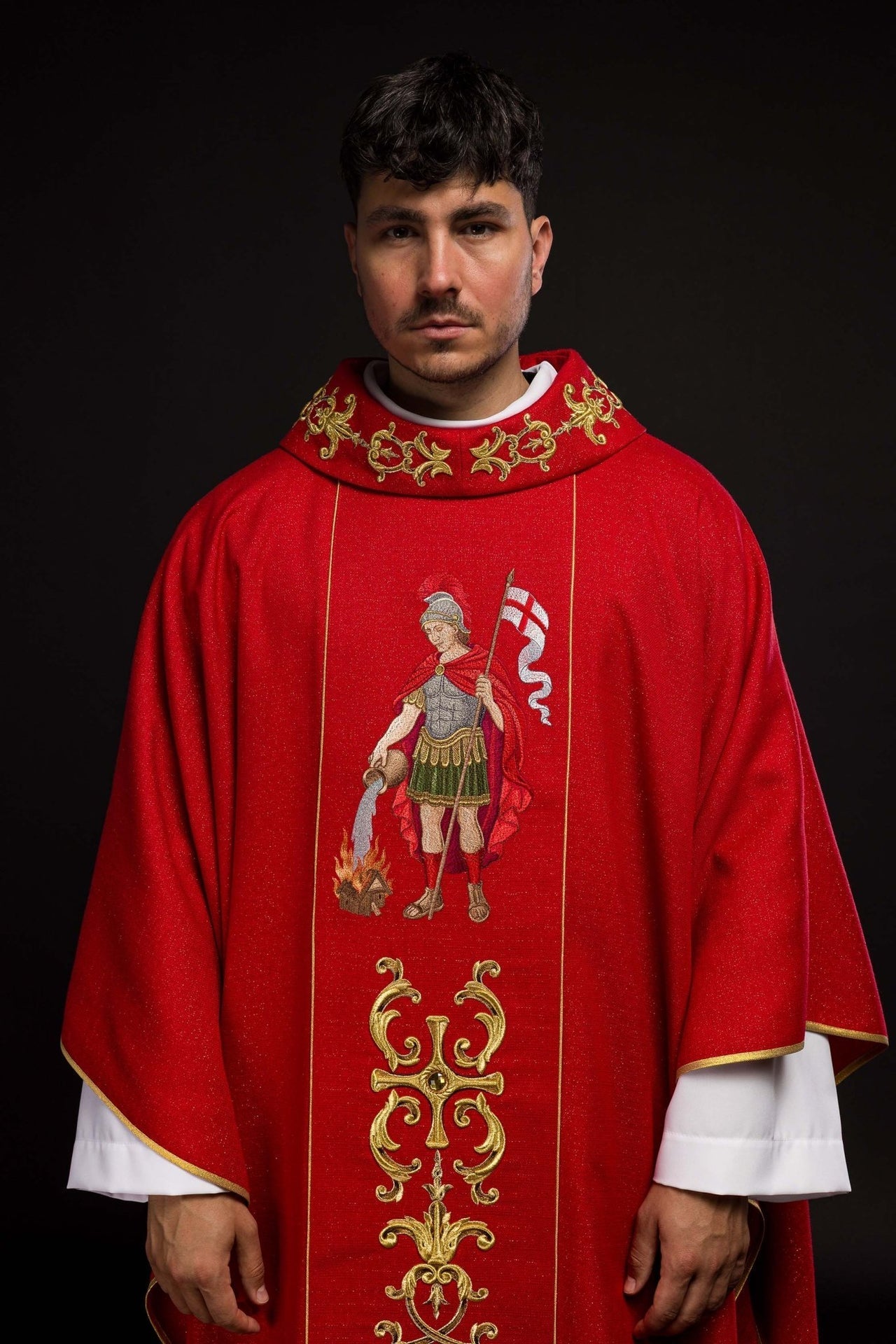 Ornat Liturgiczny Złoty Haftowany Św. Florian - Polski Producent - SZATYLITURGICZNE.PL