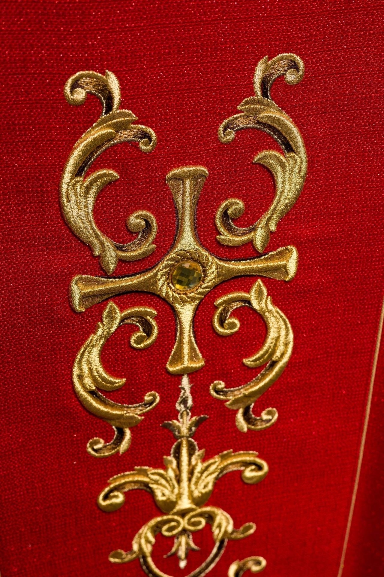 Ornat Liturgiczny Złoty Haftowany Św. Florian - Polski Producent - SZATYLITURGICZNE.PL