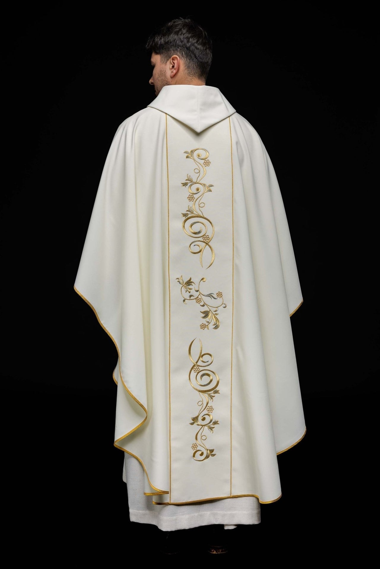 Ornat Liturgiczny Złoty z Haftem Trójcy Świętej - Polski Produkt - SZATYLITURGICZNE.PL