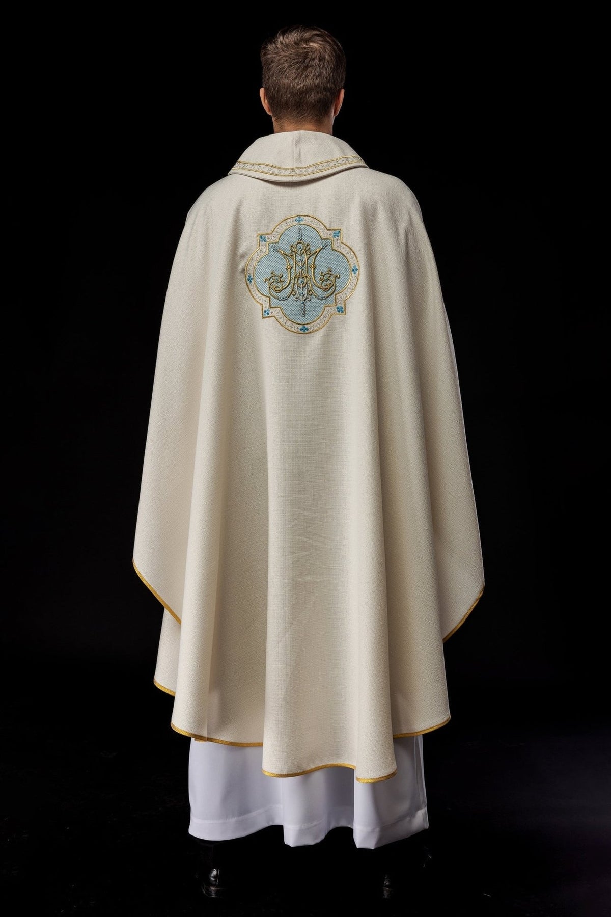 Ornat Maryjny Ecru Haftowany Złotem - Szaty Liturgiczne - SZATYLITURGICZNE.PL