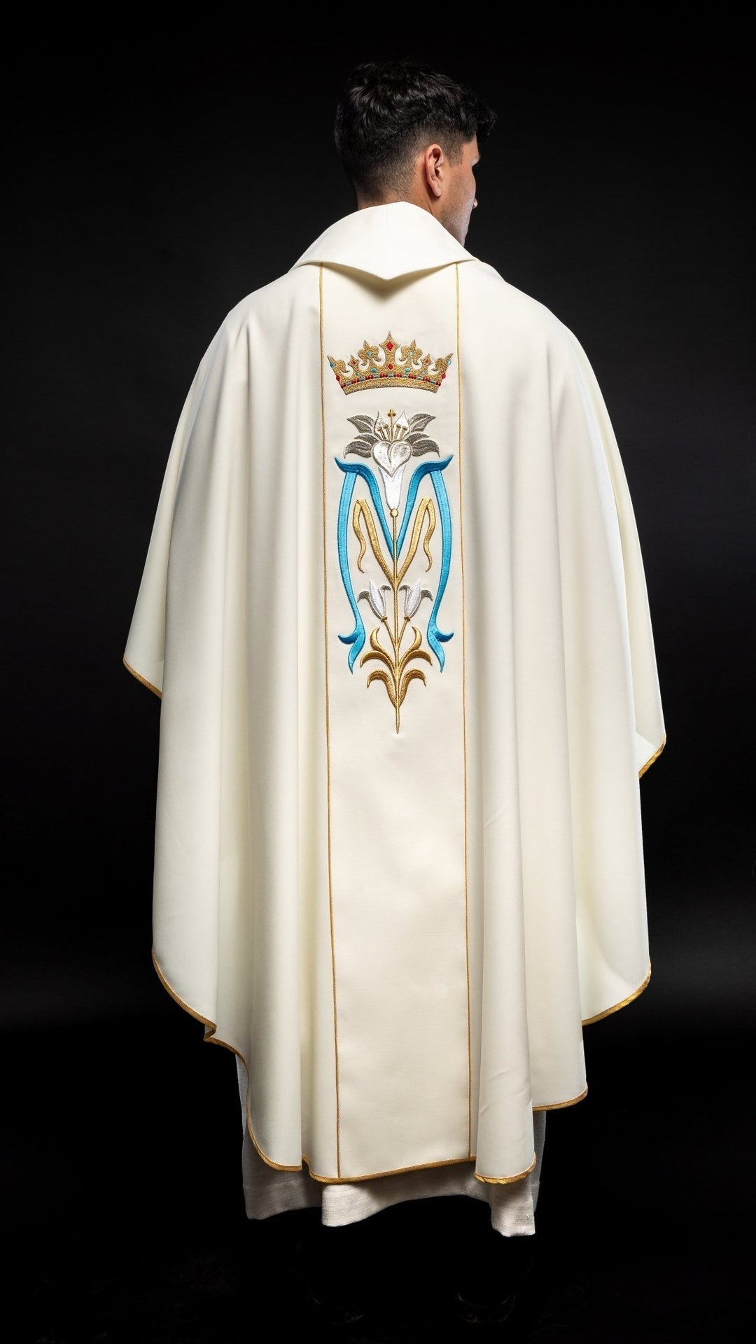Ornat Maryjny Ecru z Haftem Korony i Złotą Lamówką - SZATYLITURGICZNE.PL