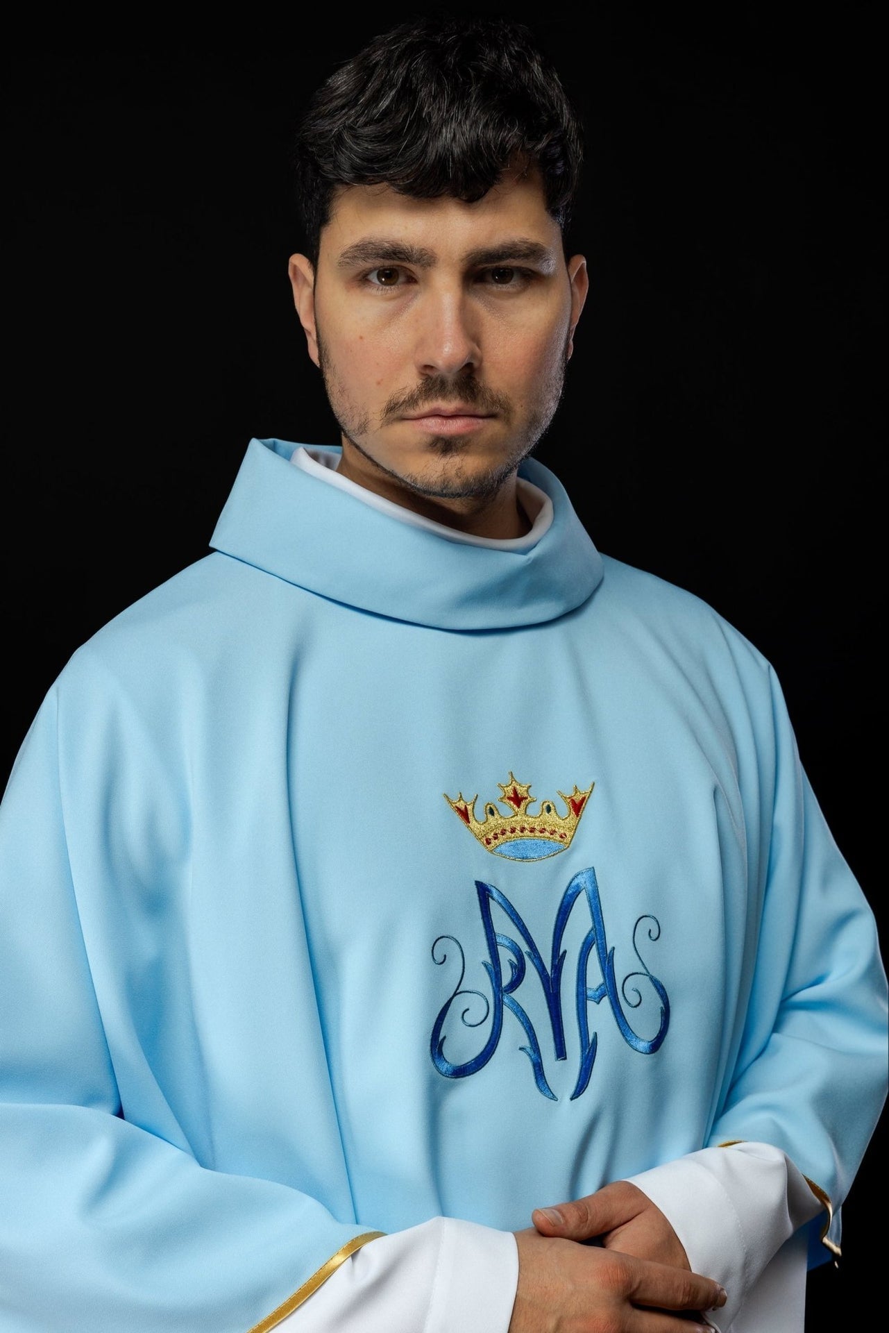 Ornat Maryjny Niebieski z Haftem Eucharystycznym i Złotą Lamówką - SZATYLITURGICZNE.PL