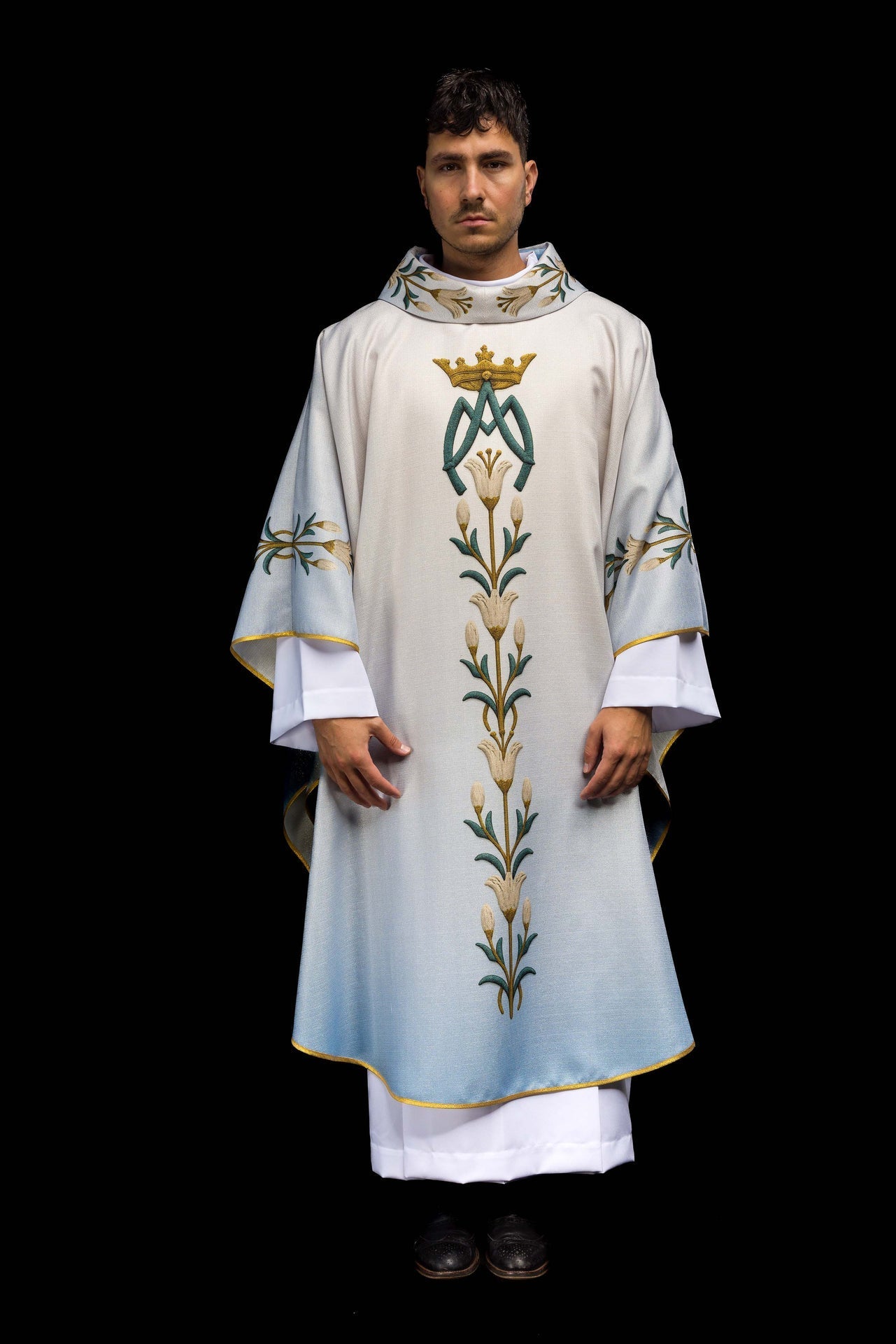 Ornat Maryjny Niebiesko - Ecru Lilie i Monogram - Druk Wysokiej Jakości - SZATYLITURGICZNE.PL
