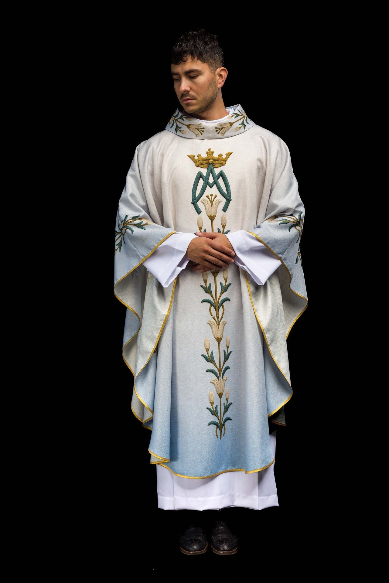 Ornat Maryjny Niebiesko - Ecru Lilie i Monogram - Druk Wysokiej Jakości - SZATYLITURGICZNE.PL