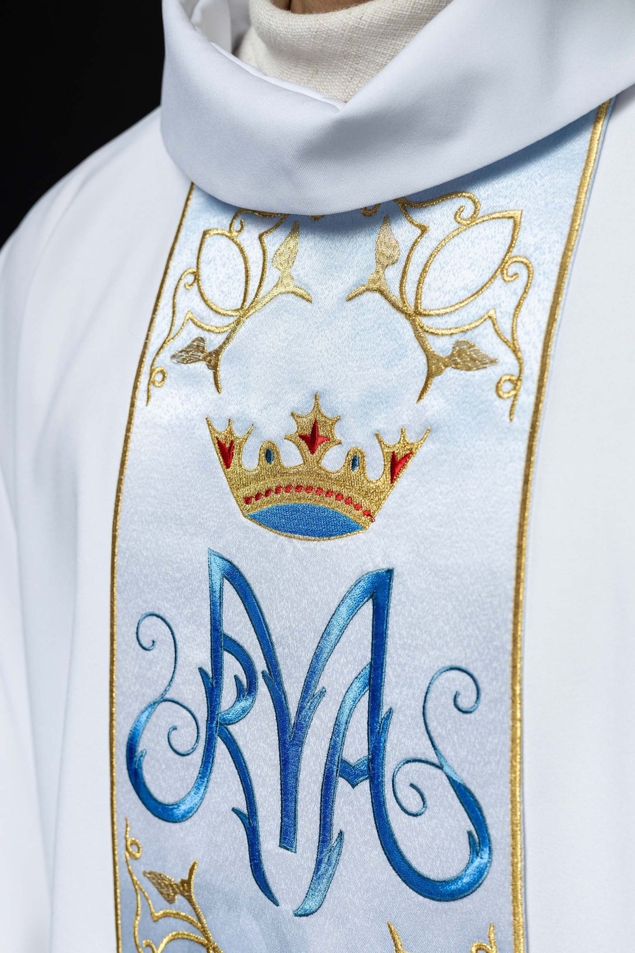 Ornat Maryjny z Haftem i Sublimacją - Szaty Liturgiczne - SZATYLITURGICZNE.PL
