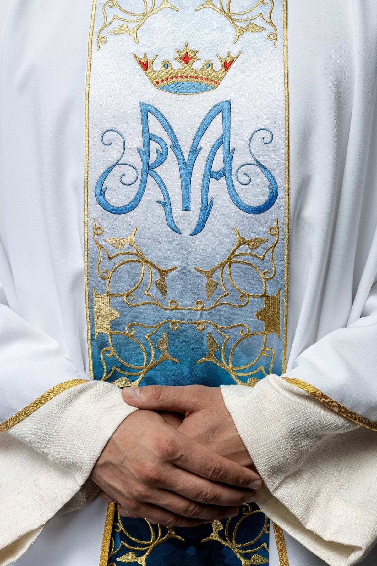 Ornat Maryjny z Haftem i Sublimacją - Szaty Liturgiczne - SZATYLITURGICZNE.PL