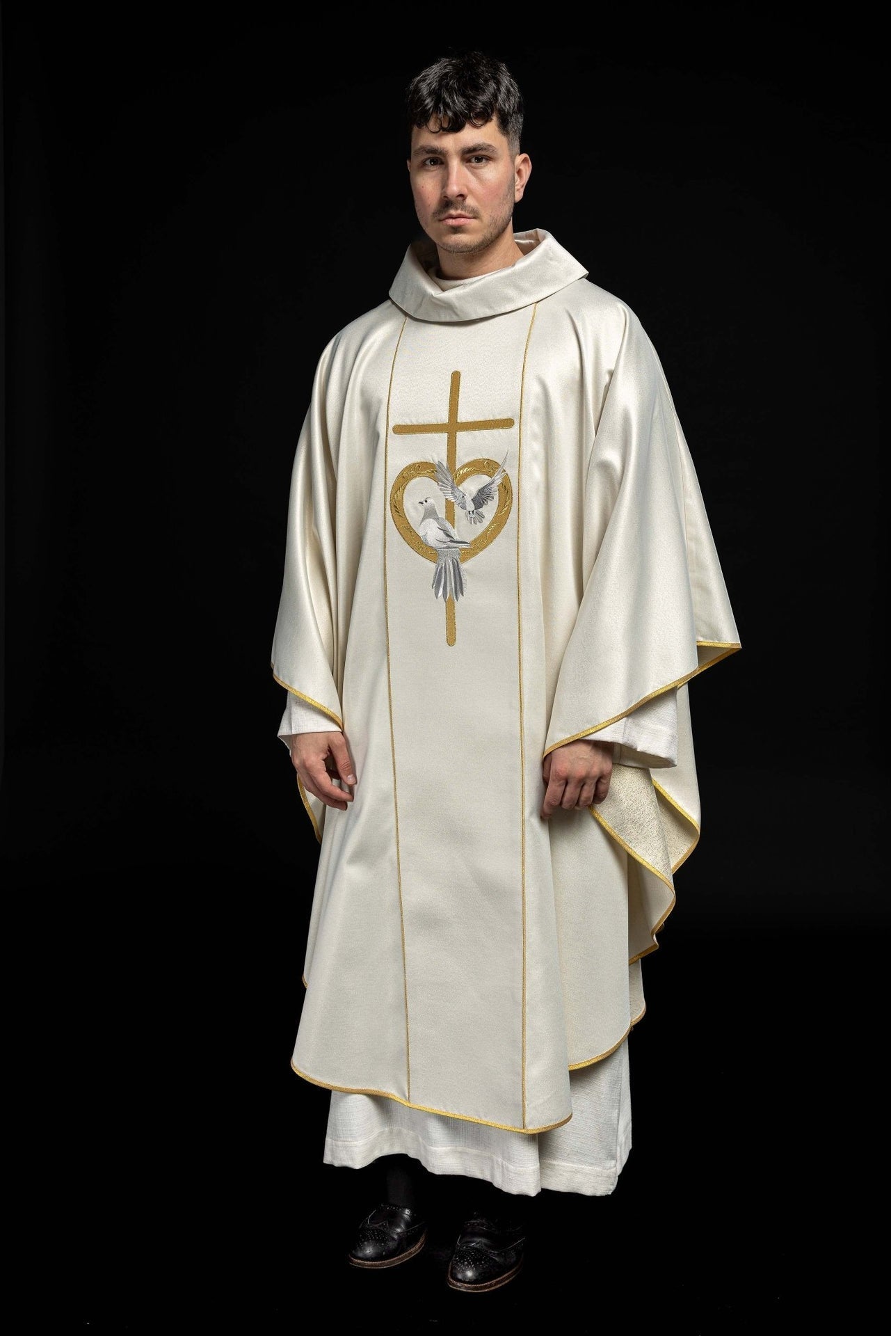 Ornat Ślubny Ecru z Gołębiami - Polski Producent - SZATYLITURGICZNE.PL