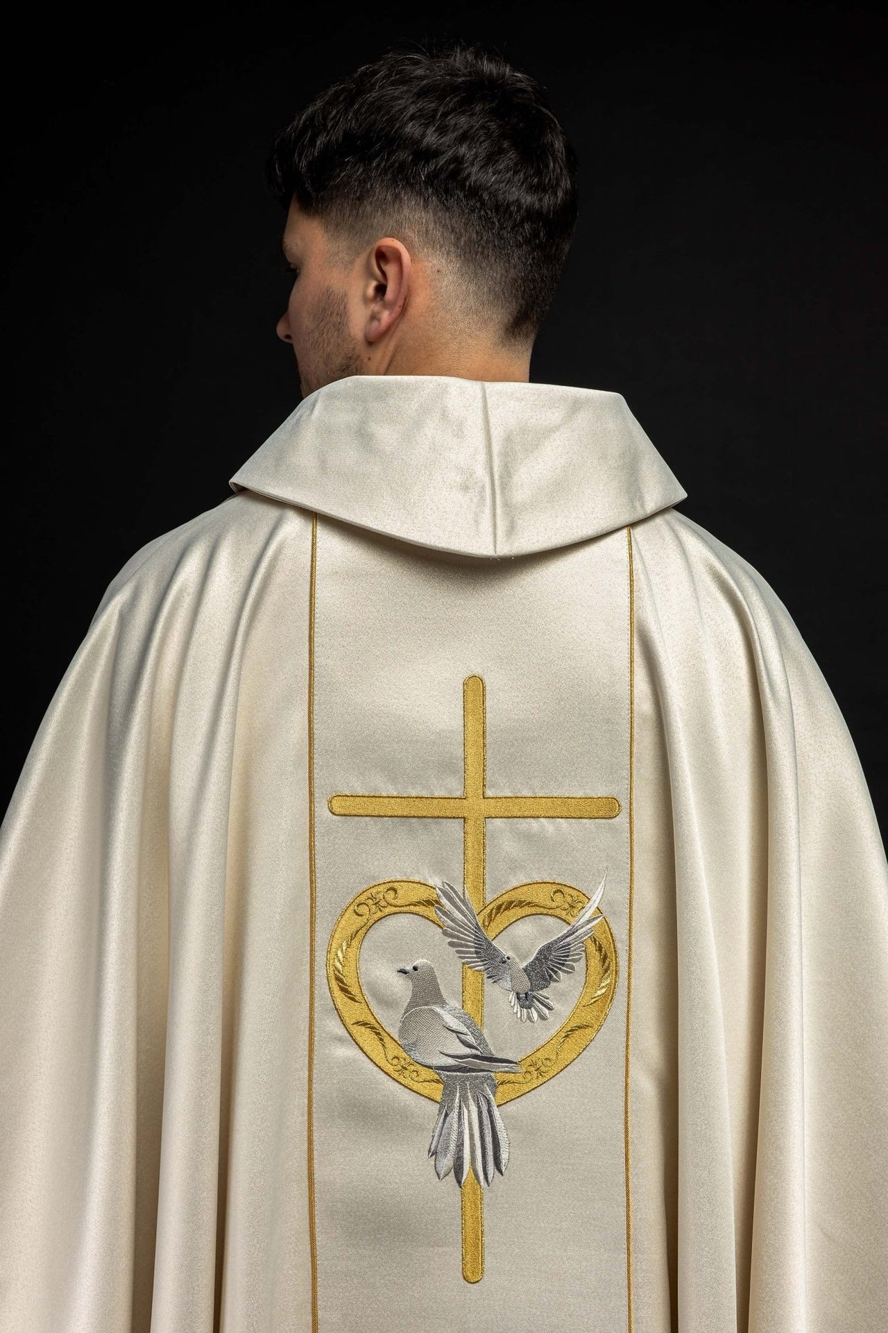 Ornat Ślubny Ecru z Gołębiami - Polski Producent - SZATYLITURGICZNE.PL