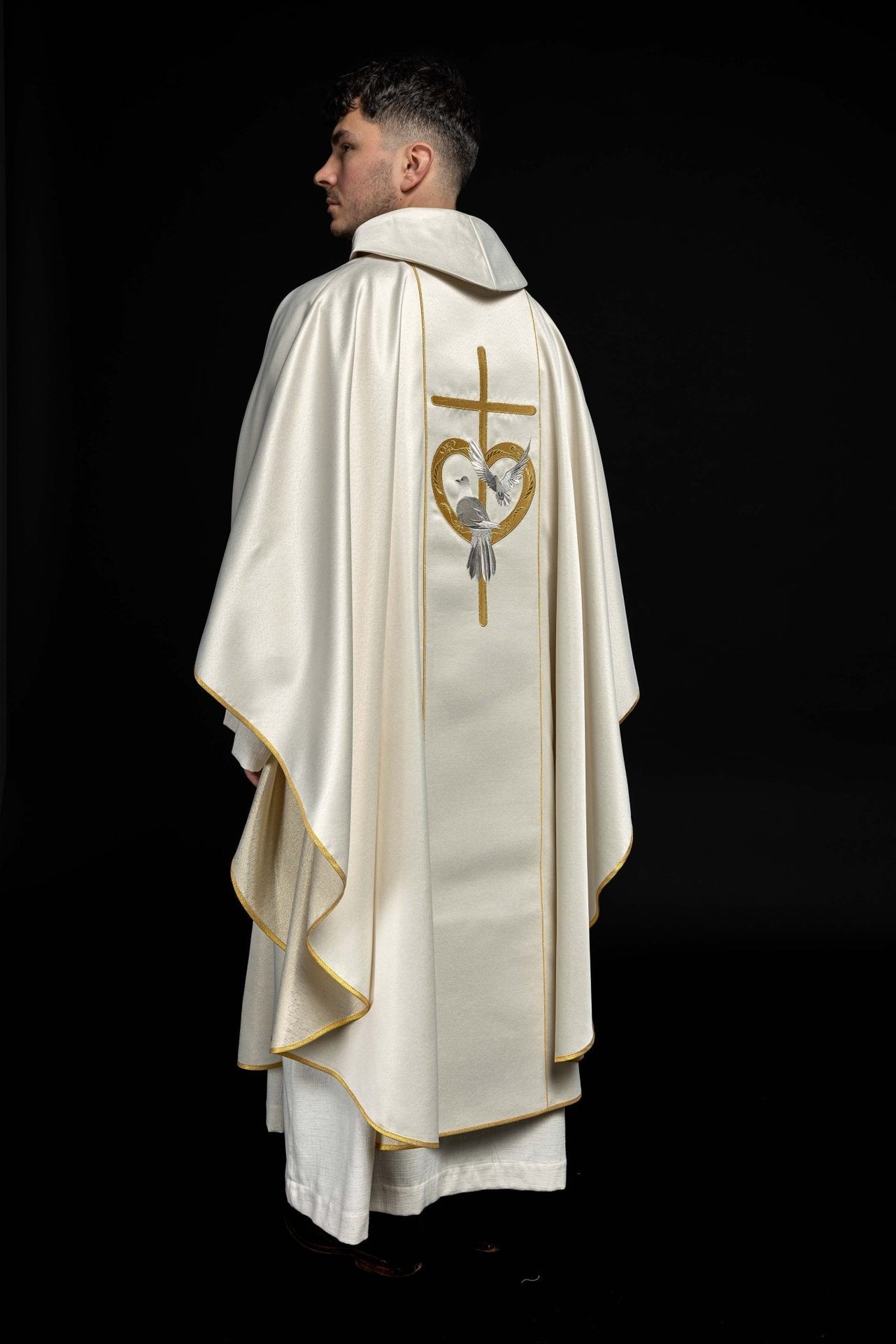Ornat Ślubny Ecru z Gołębiami - Polski Producent - SZATYLITURGICZNE.PL