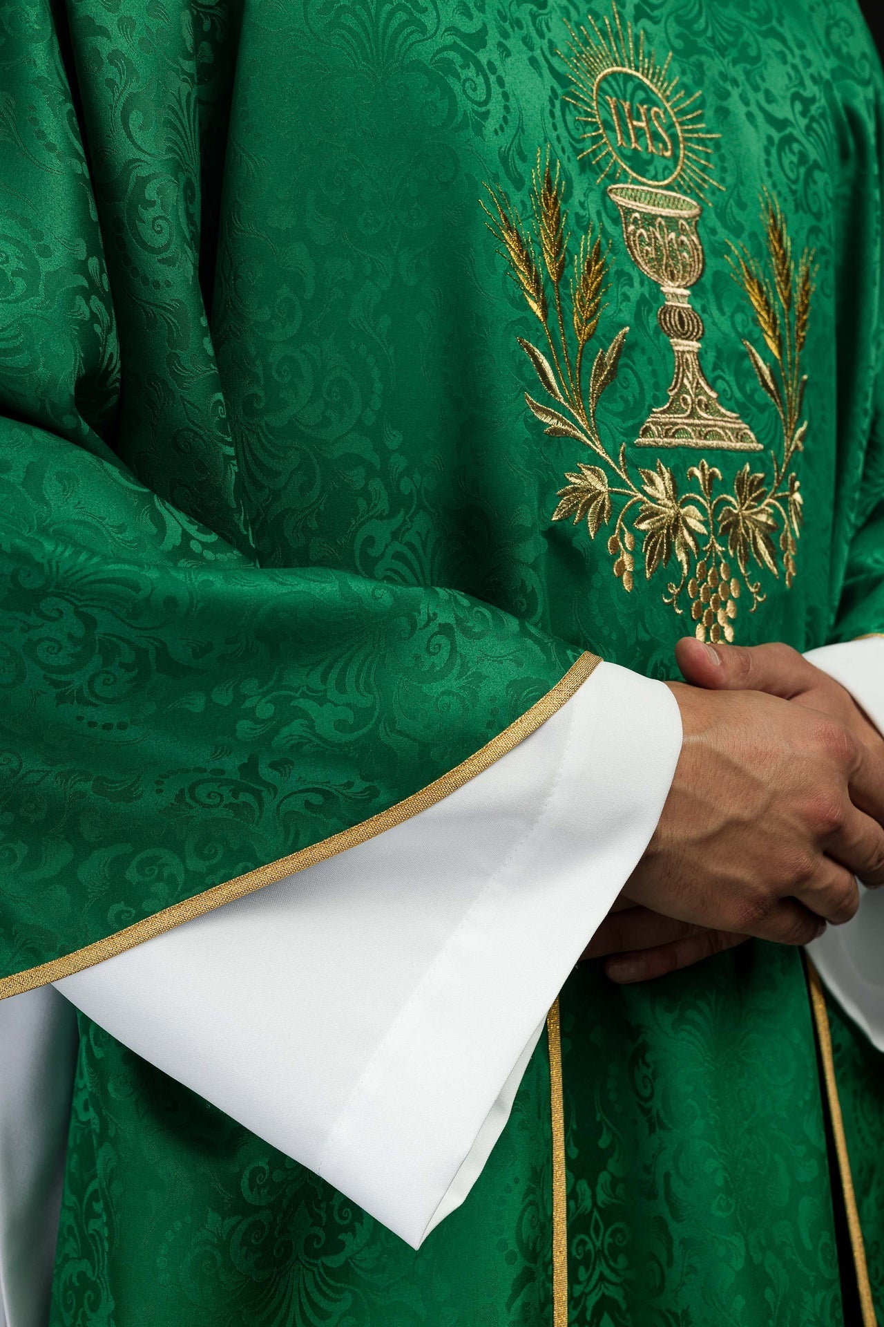 Ornat Zielony z Haftem Kielicha i Hostii Żakardowy - Liturgiczny - SZATYLITURGICZNE.PL