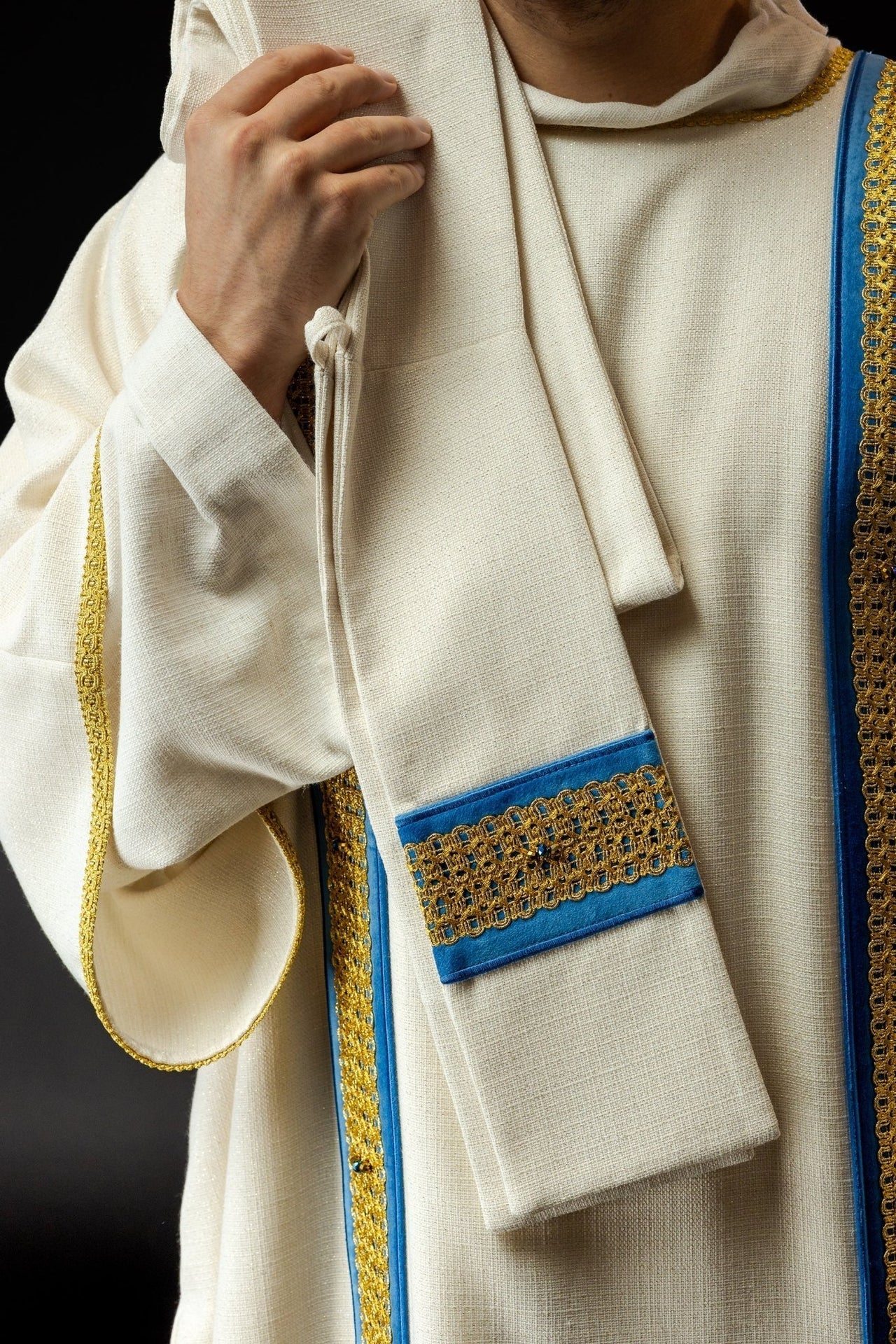 Ręcznie Robiona Dalmatyka z Kamieniami Naturalnymi - Handmade 1001 - SZATYLITURGICZNE.PL