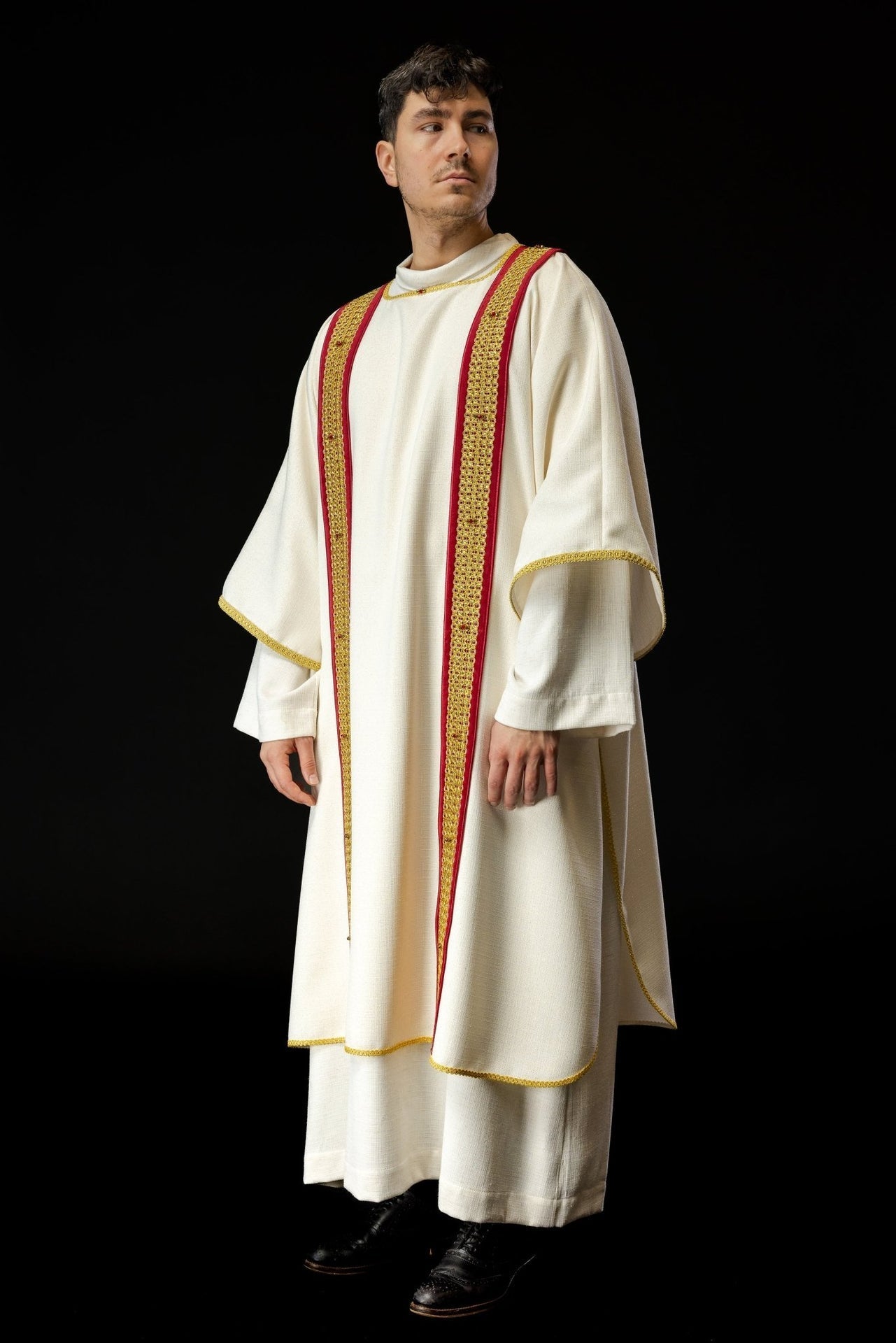 Ręcznie Robiona Dalmatyka z Kamieniami Naturalnymi - Kolekcja Handmade 1001 - SZATYLITURGICZNE.PL