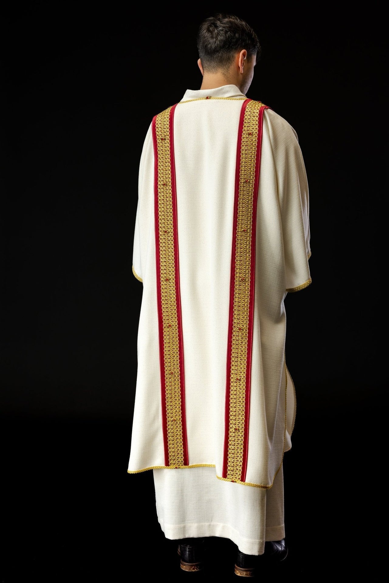 Ręcznie Robiona Dalmatyka z Kamieniami Naturalnymi - Kolekcja Handmade 1001 - SZATYLITURGICZNE.PL