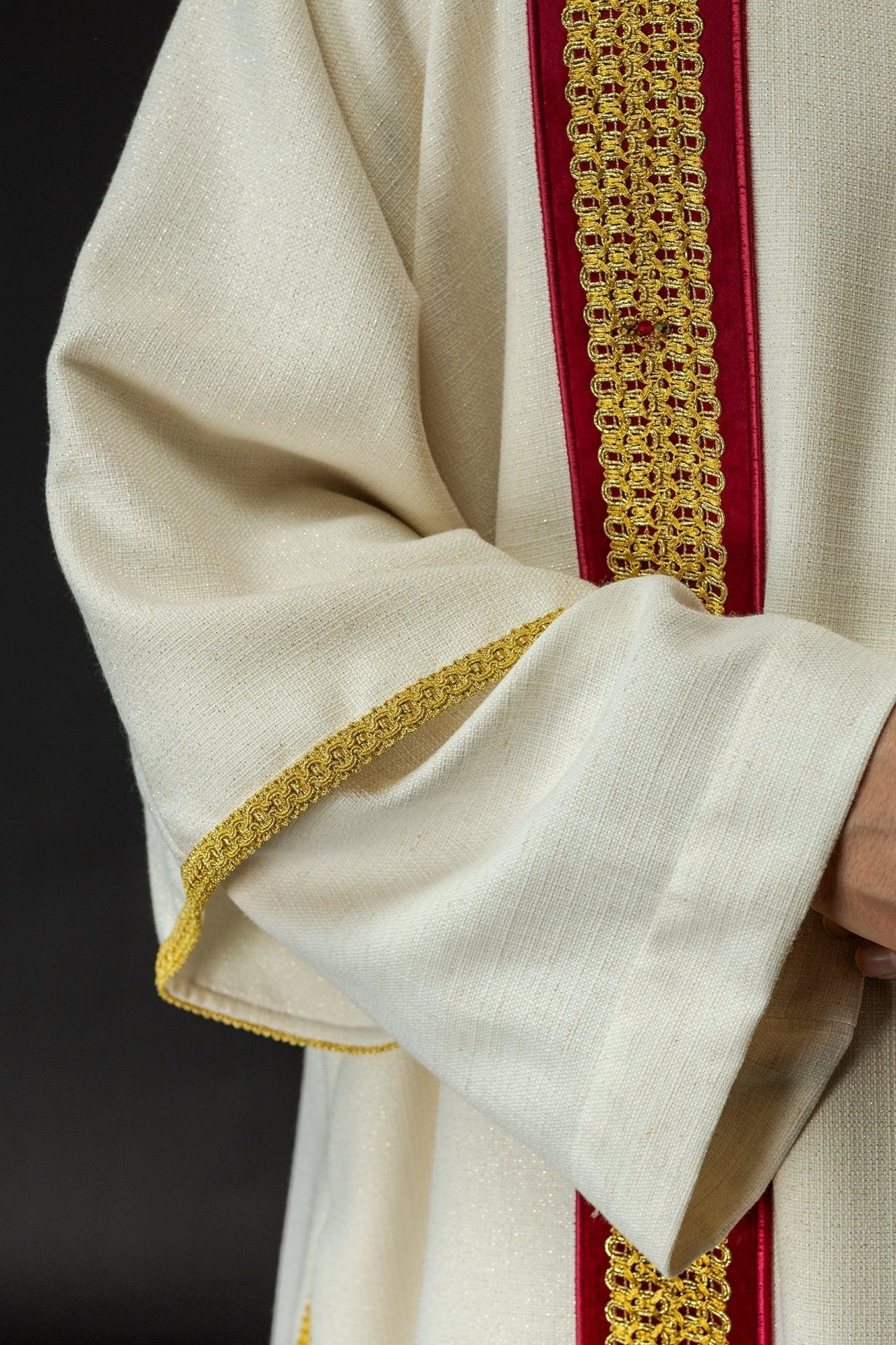 Ręcznie Robiona Dalmatyka z Kamieniami Naturalnymi - Kolekcja Handmade 1001 - SZATYLITURGICZNE.PL