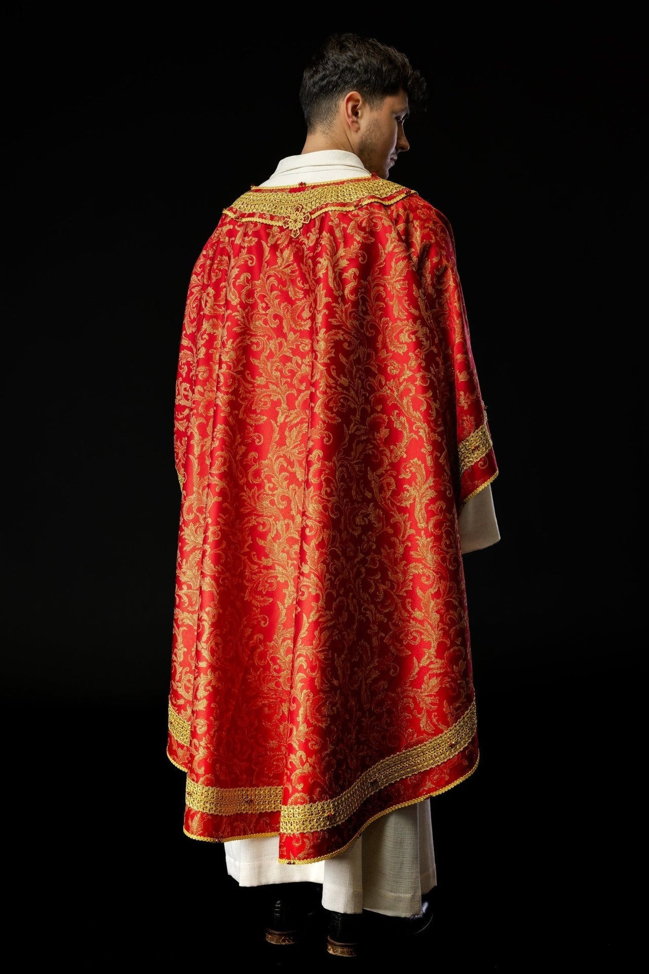 Ręcznie Robiony Ornat Czerwony z Kamieniami Szlachetnymi - Handmade 7010 - SZATYLITURGICZNE.PL