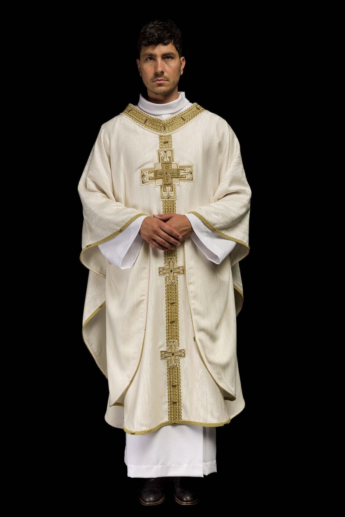 Ręcznie Robiony Ornat Ecru z Kamieniami - Kolekcja Handmade 7015 - SZATYLITURGICZNE.PL