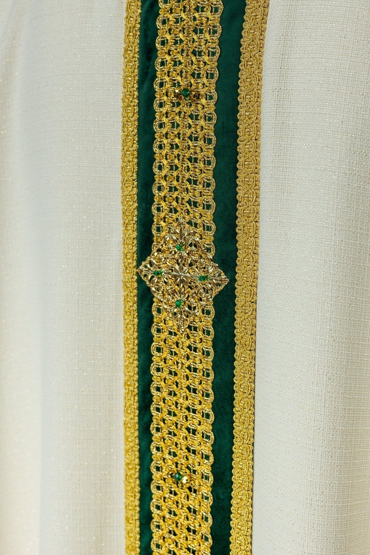 Ręcznie robiony Ornat Liturgiczny z Kamieniami Naturalnymi - Handmade 7001 - SZATYLITURGICZNE.PL