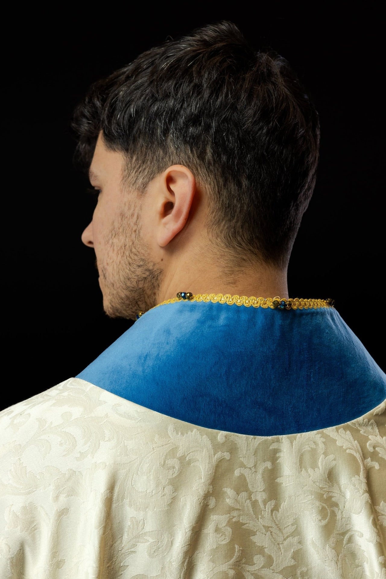 Ręcznie Robiony Ornat Maryjny z Kamieniami Szlachetnymi - Handmade 7006 - SZATYLITURGICZNE.PL
