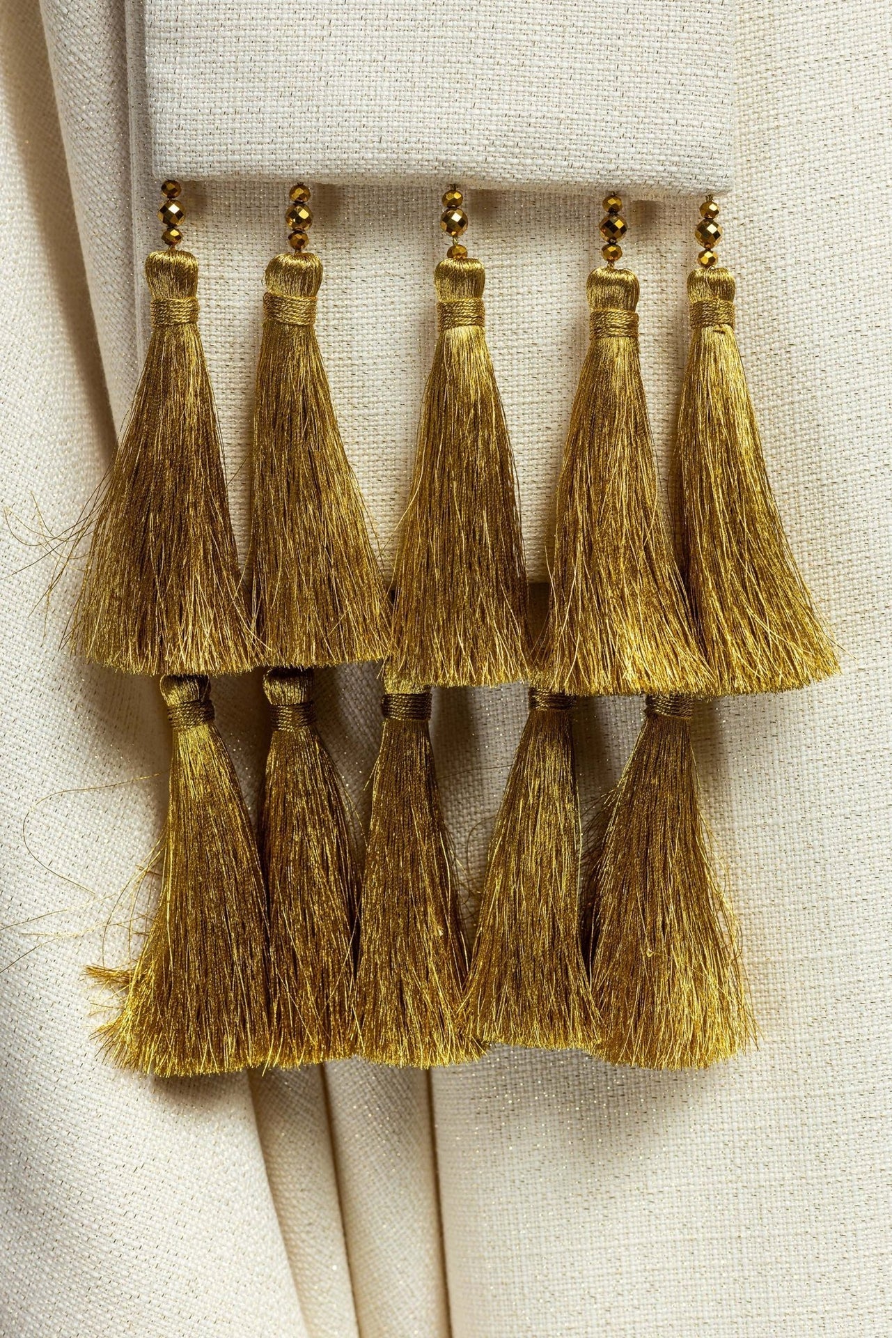 Ręcznie Robiony Ornat z Kamieniami Naturalnymi i Zielonym Pasem - Handmade 7001 - SZATYLITURGICZNE.PL