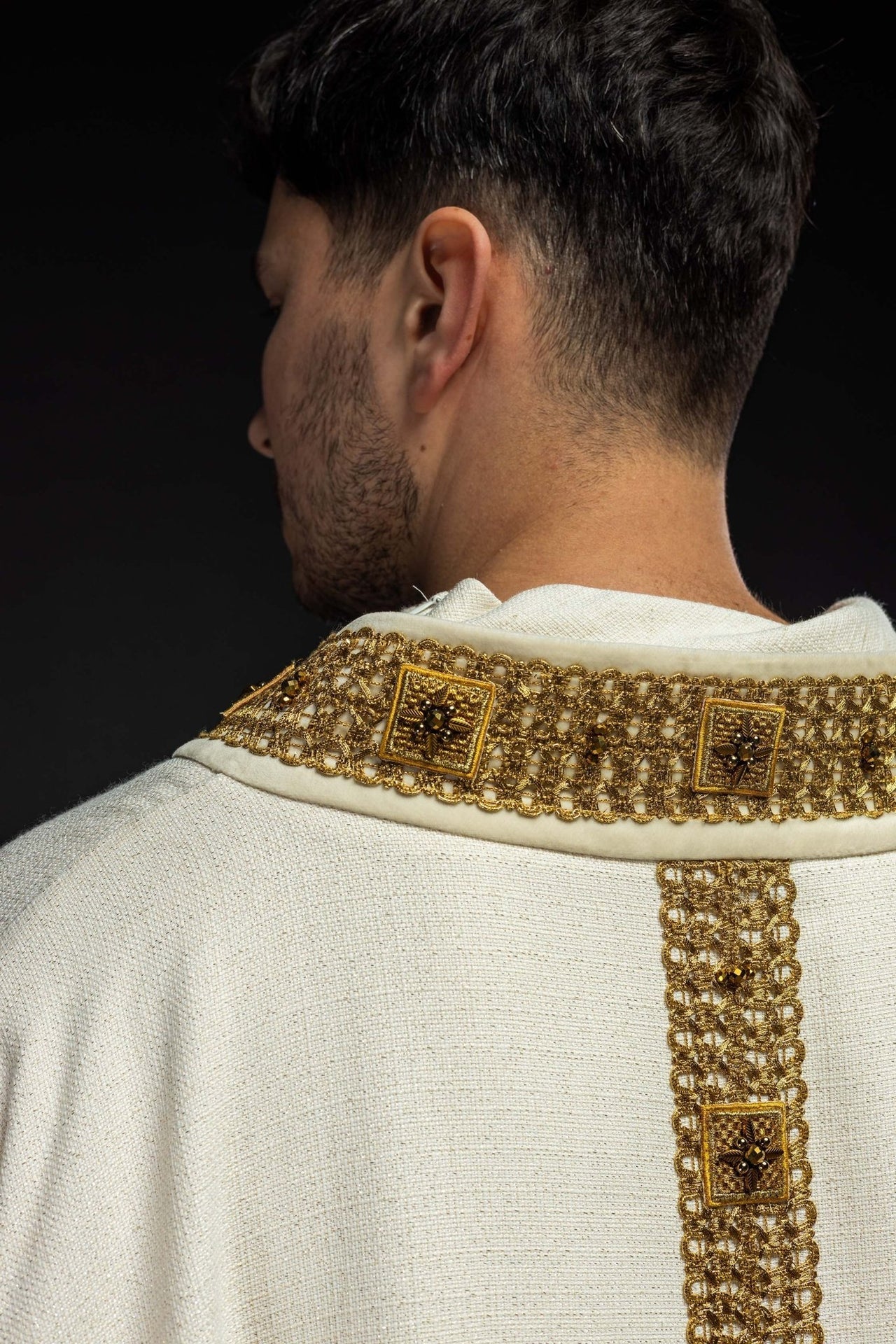 Ręcznie Robiony Ornat z Kamieniami Naturalnymi i Zielonym Pasem - Handmade 7001 - SZATYLITURGICZNE.PL