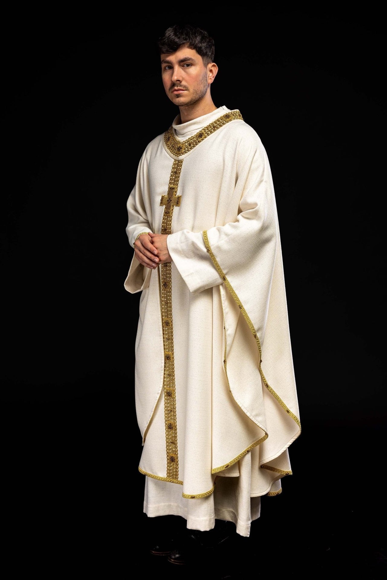 Ręcznie Robiony Ornat z Kamieniami Naturalnymi i Zielonym Pasem - Handmade 7001 - SZATYLITURGICZNE.PL