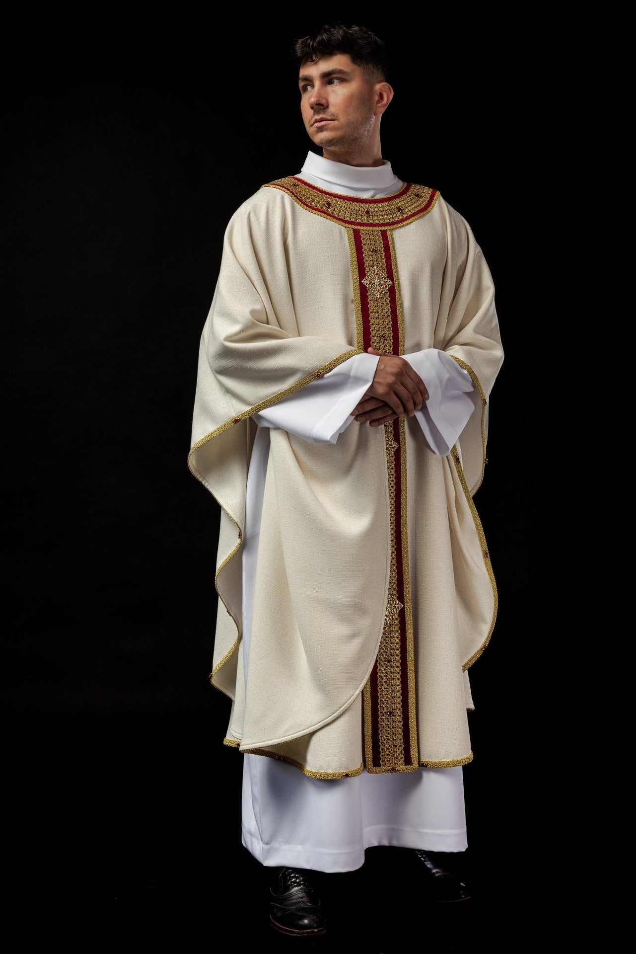 Ręcznie Robiony Ornat z Kamieniami Naturalnymi - Kolekcja Handmade 7001 - SZATYLITURGICZNE.PL