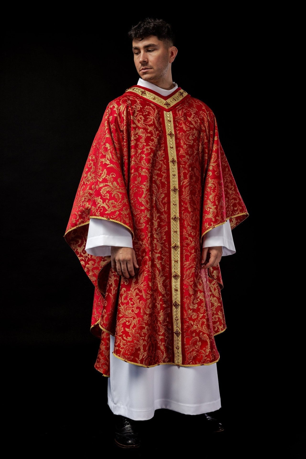 Ręcznie Robiony Ornat z Kamieniami Naturalnymi - Kolekcja Premium Handmade - SZATYLITURGICZNE.PL
