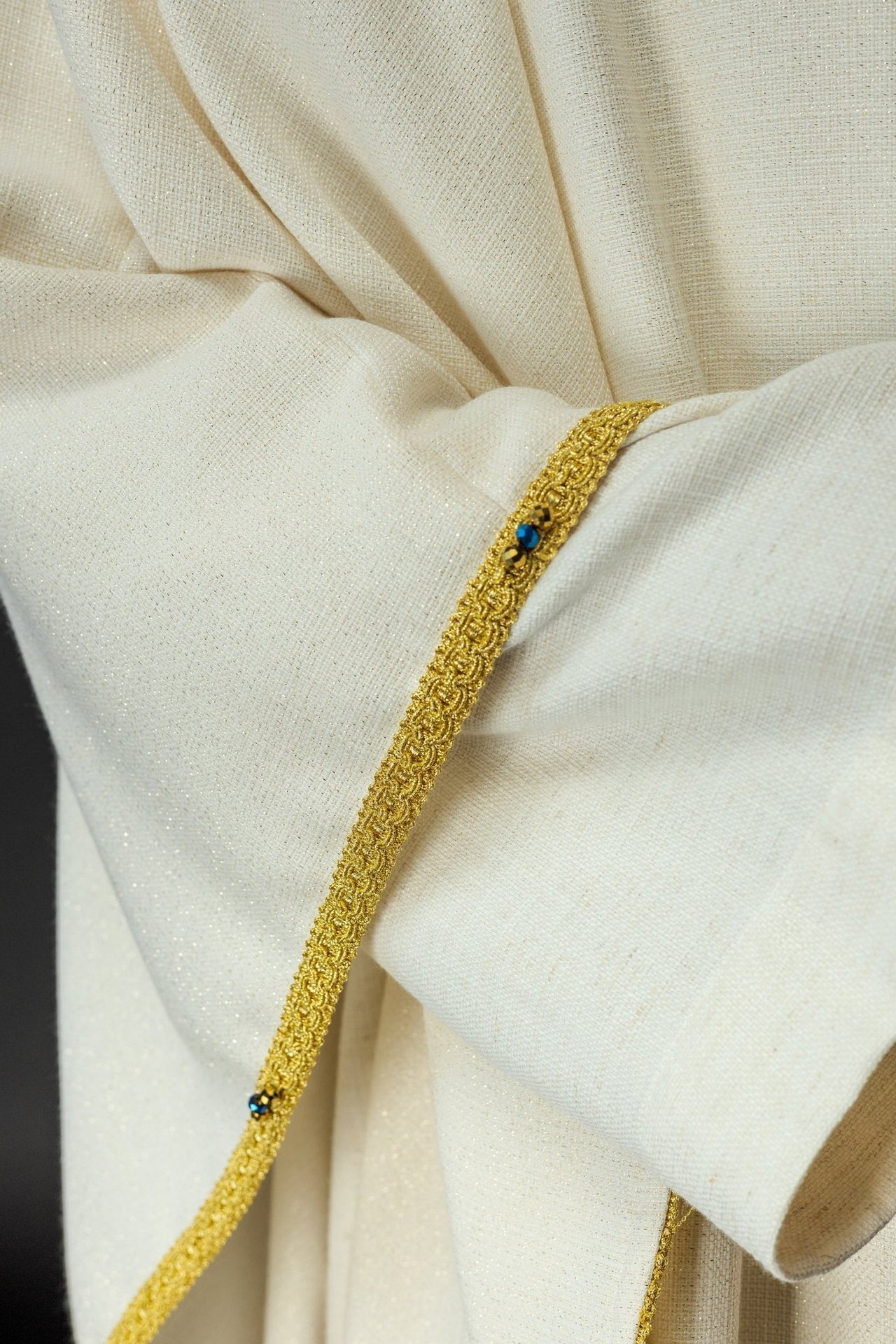 Ręcznie Robiony Ornat z Kamieniami Naturalnymi - Polski Haft Handmade - SZATYLITURGICZNE.PL