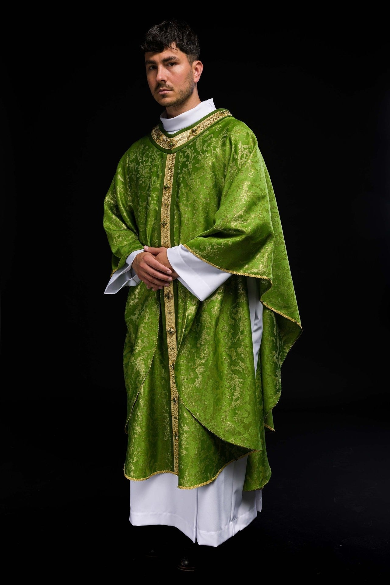 Ręcznie Robiony Ornat z Kamieniami Naturalnymi Premium - Kolekcja Handmade - SZATYLITURGICZNE.PL