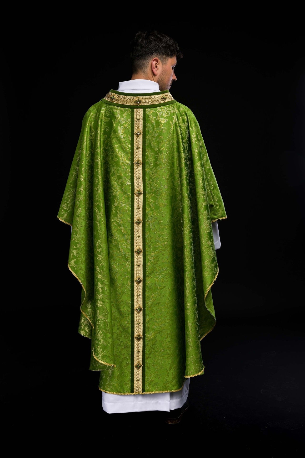 Ręcznie Robiony Ornat z Kamieniami Naturalnymi Premium - Kolekcja Handmade - SZATYLITURGICZNE.PL