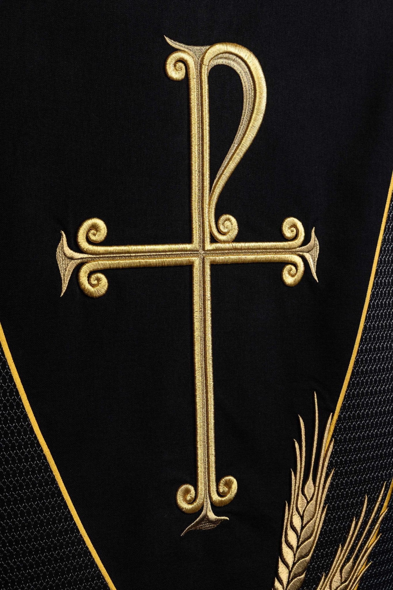 Serweta na lektorium z haftem PAX czarna - SZATYLITURGICZNE.PL