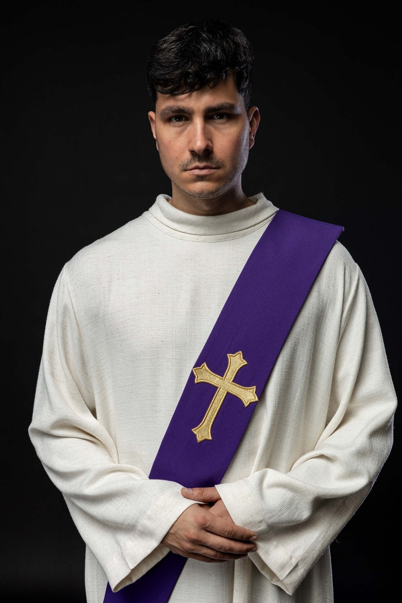 Stuła Diakońska Fioletowa z Krzyżem - Elegancka Szata Liturgiczna - SZATYLITURGICZNE.PL