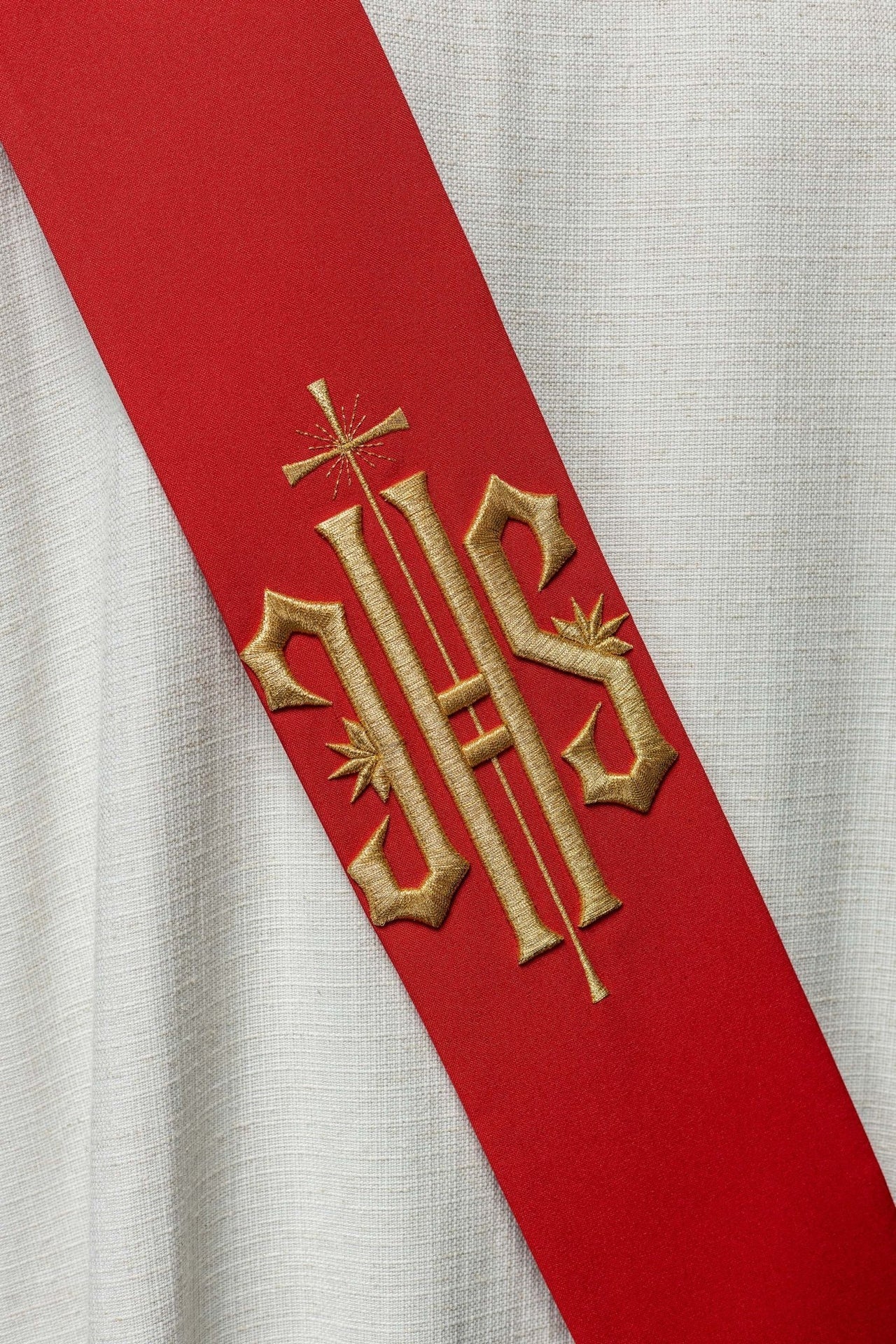 Stuła Diakońska IHS z Krzyżem - Haftowana Szata Liturgiczna - SZATYLITURGICZNE.PL