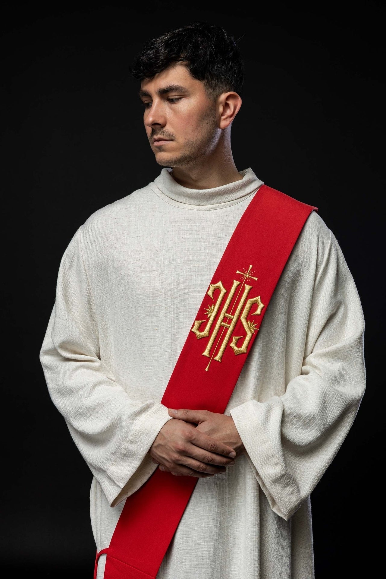 Stuła Diakońska IHS z Krzyżem - Haftowana Szata Liturgiczna - SZATYLITURGICZNE.PL