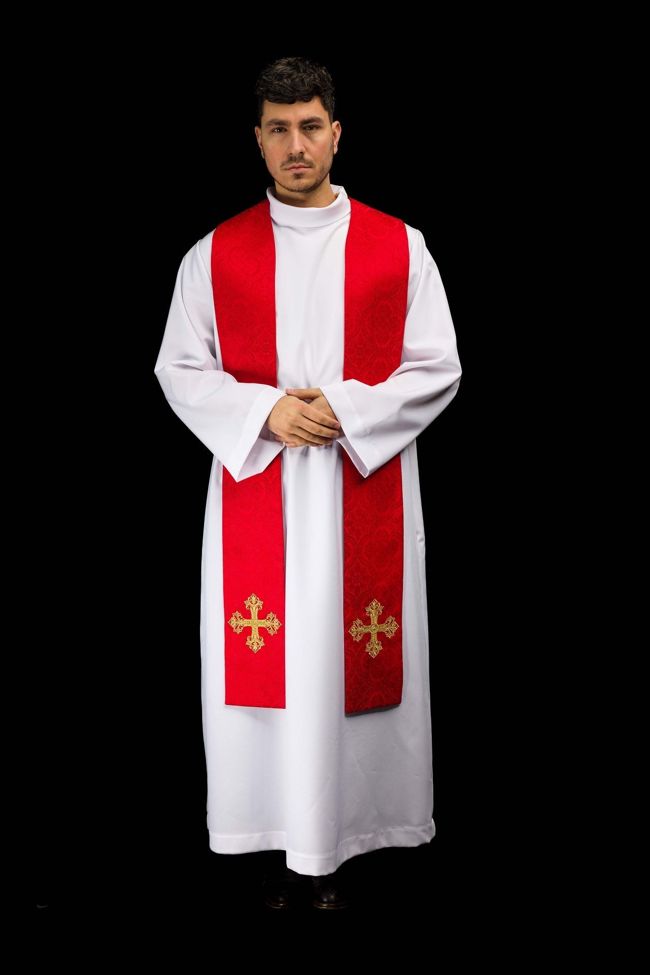 Stuła haftowana z motywem Krzyża czerwona tkanina żakardowa - SZATYLITURGICZNE.PL
