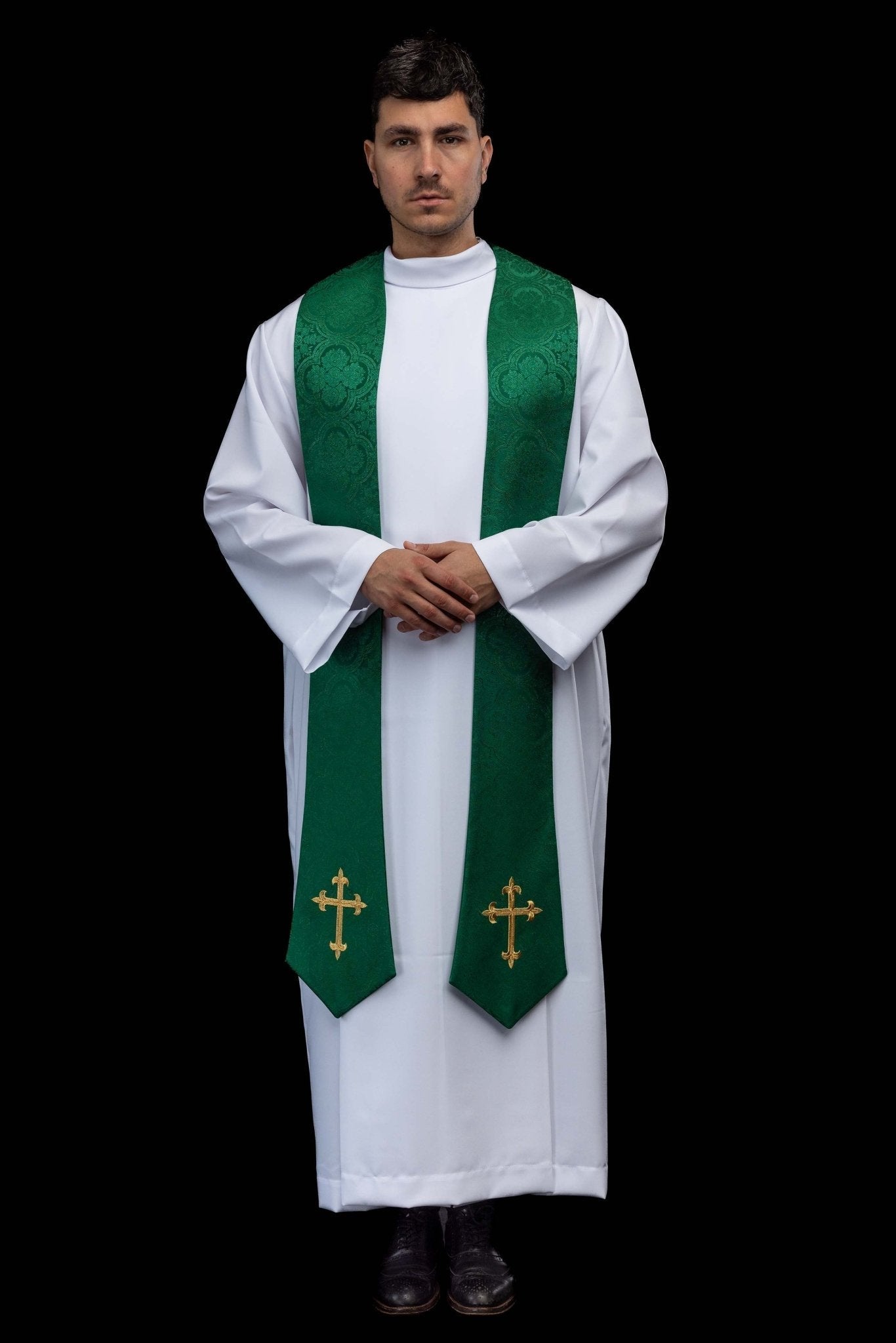 Stuła haftowana z motywem Krzyża zielona tkanina żakardowa - SZATYLITURGICZNE.PL