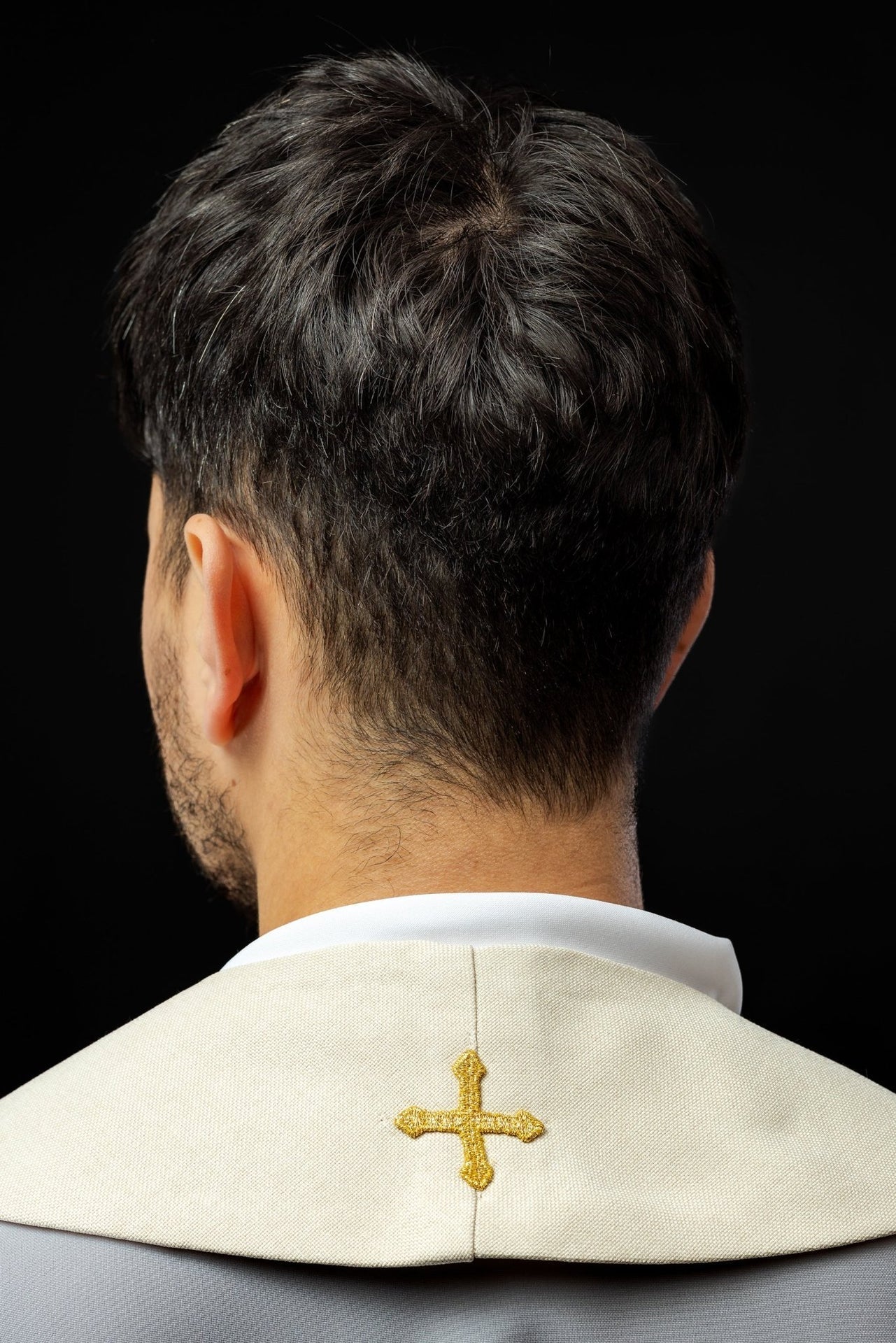 Stuła haftowana z motywem Pax, ryby i kłosa ecru - SZATYLITURGICZNE.PL
