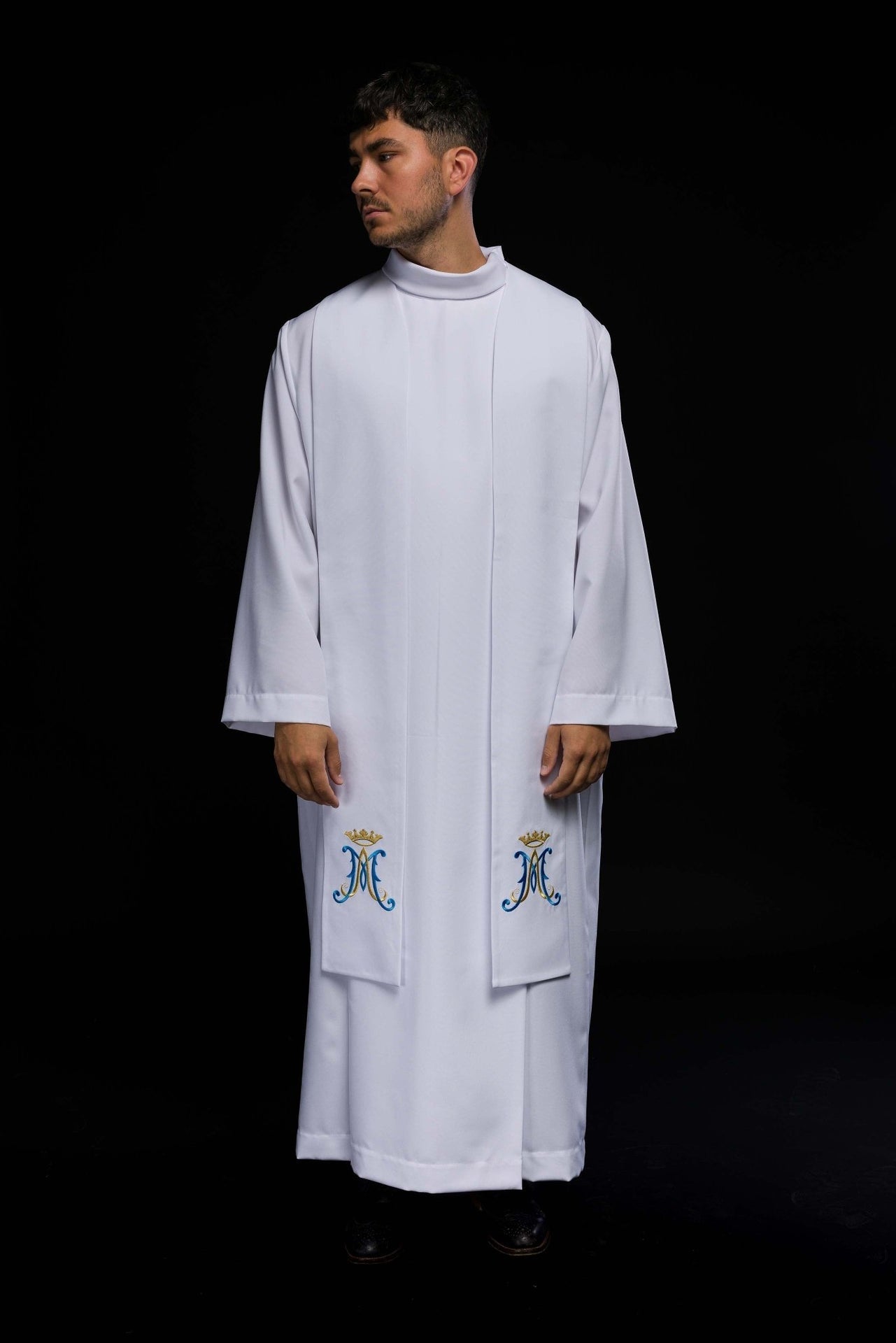 Stuła kapłańska biała haftowana - motyw Maryjny z Koroną - SZATYLITURGICZNE.PL