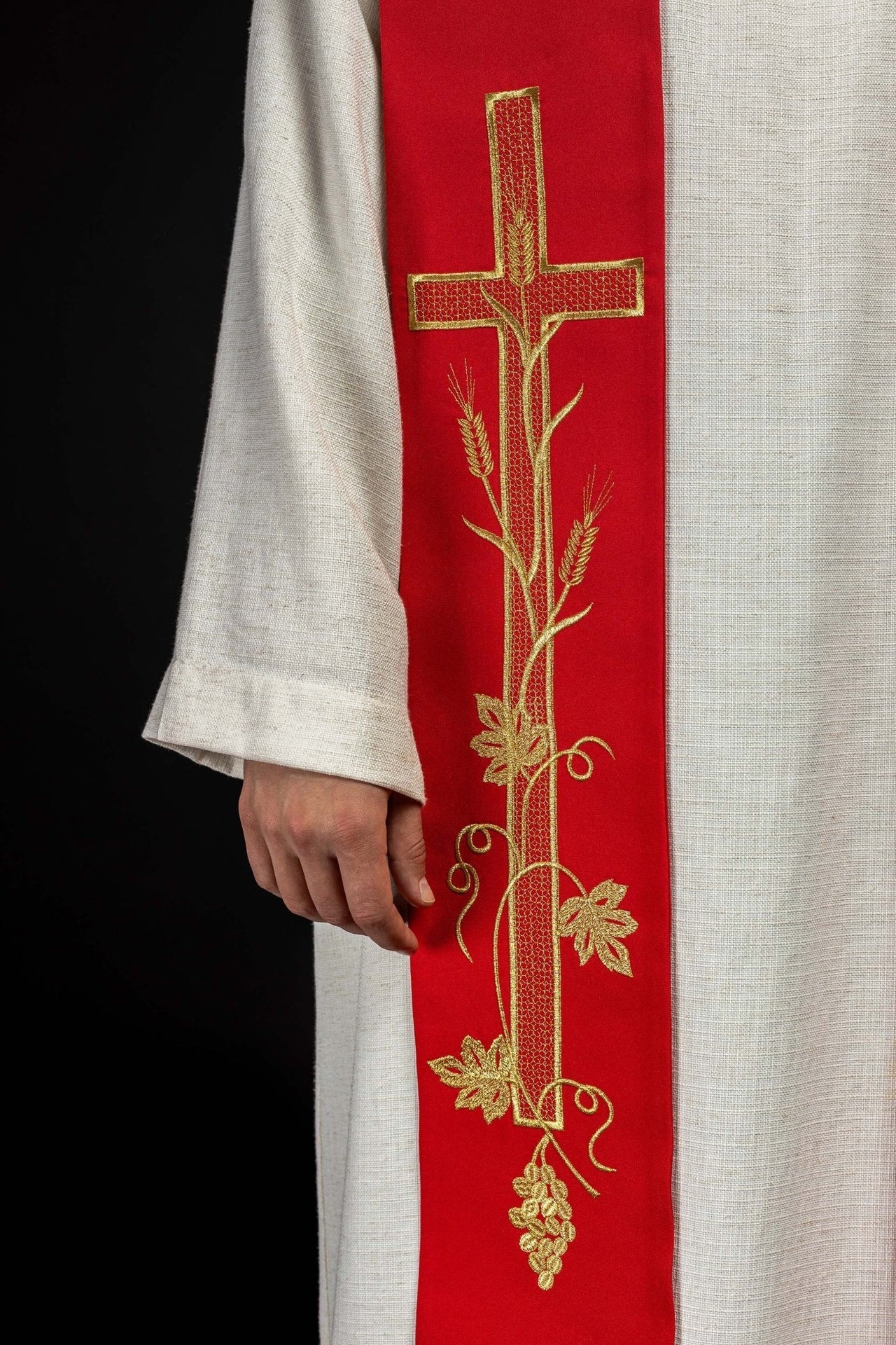 Stuła Kapłańska Czerwona Haftowana Krzyżem - Polska Produkcja - SZATYLITURGICZNE.PL