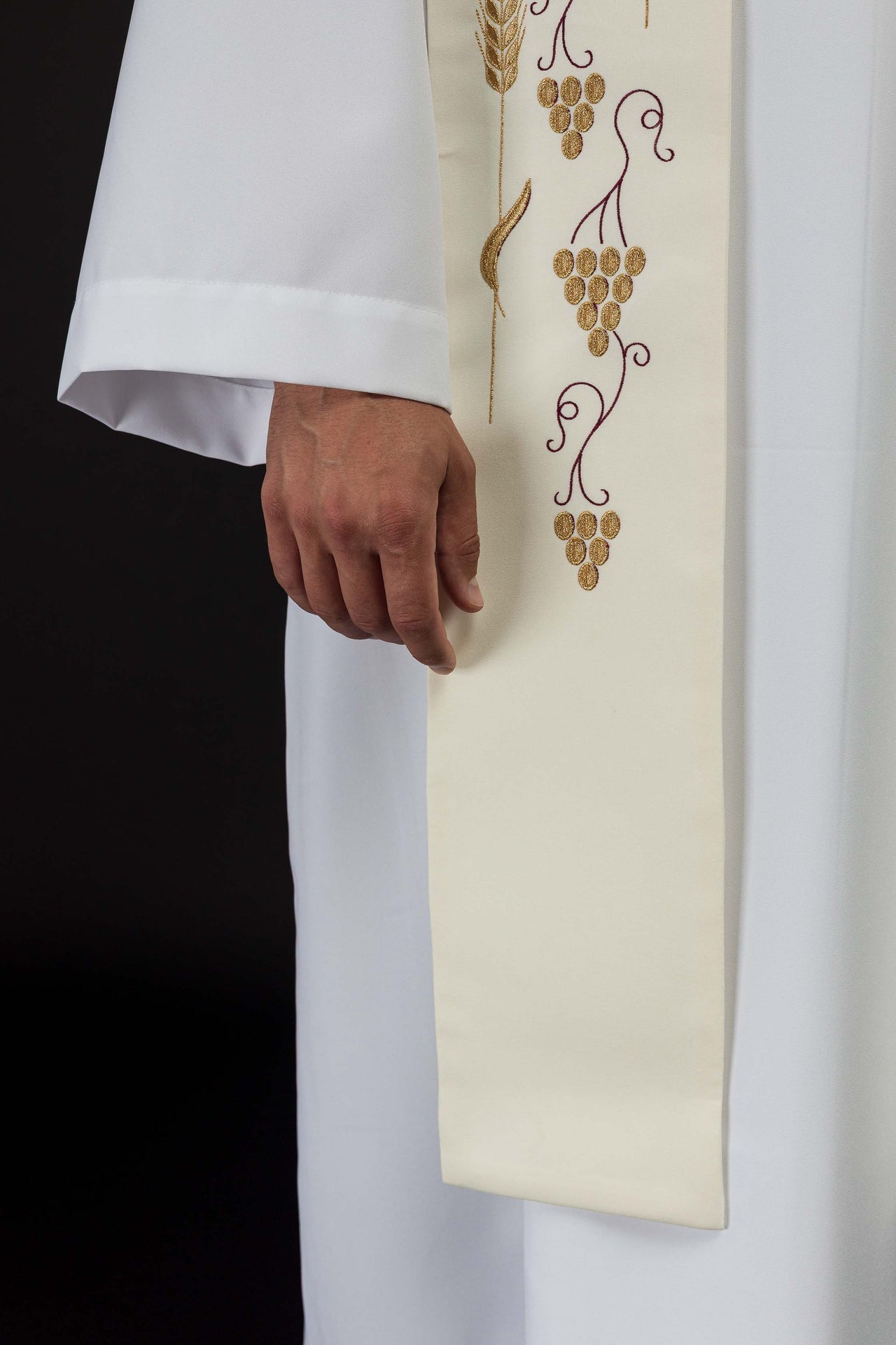 Stuła Kapłańska Ecru z Haftem Krzyża i Winogron - SZATYLITURGICZNE.PL