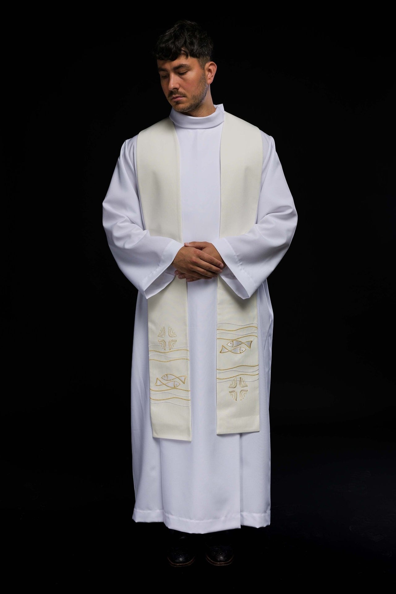 Stuła Kapłańska Ecru z Haftem Ryb - Elegancka Szata Liturgiczna - SZATYLITURGICZNE.PL