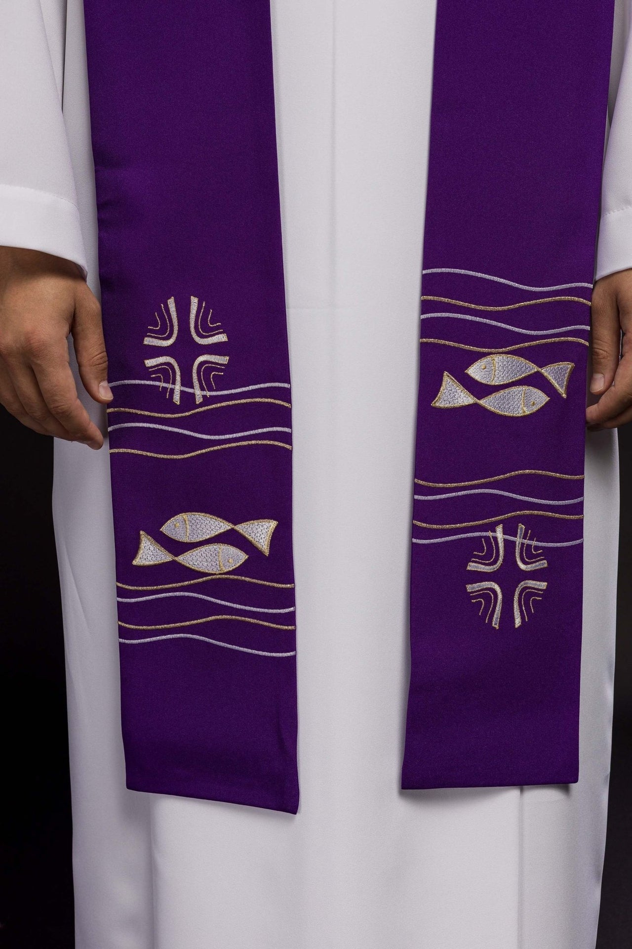 Stuła Kapłańska Fioletowa Haftowana Ryby Alfa i Omega - SZATYLITURGICZNE.PL