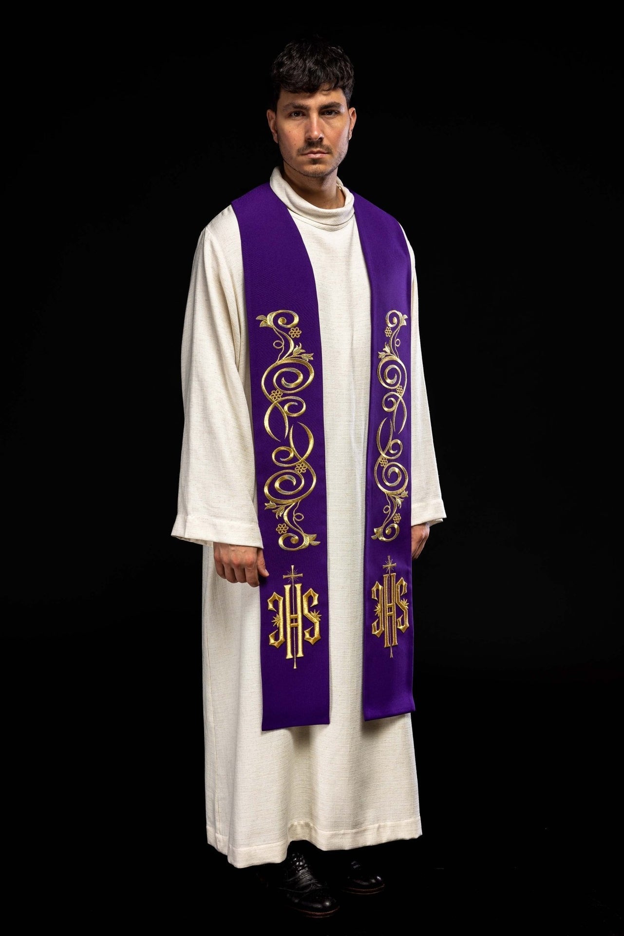 Stuła Kapłańska Fioletowa IHS Haftowana - Elegancka Szata Liturgiczna - SZATYLITURGICZNE.PL