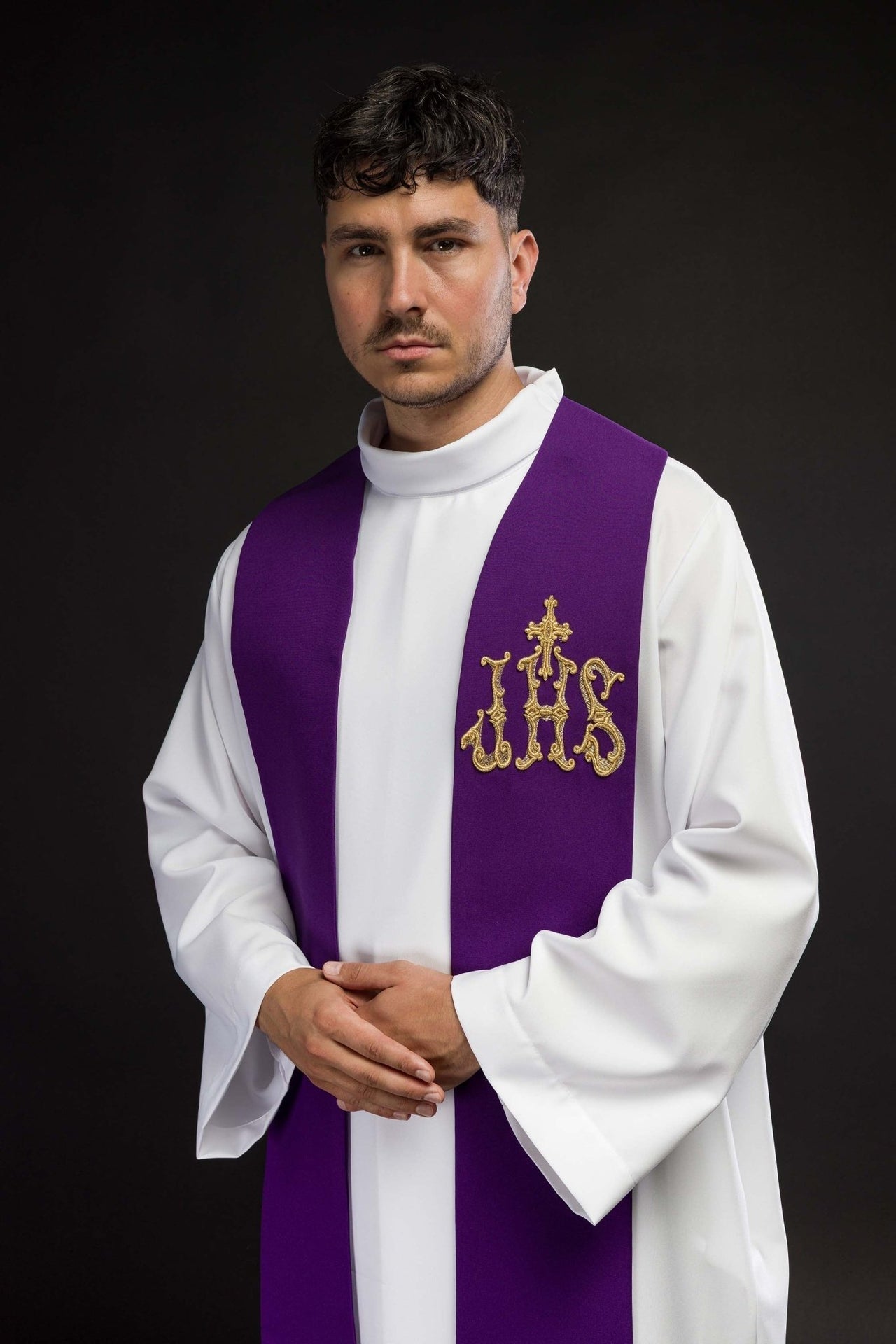 Stuła Kapłańska Fioletowa z Haftem Krzyża i IHS - Elegancka - SZATYLITURGICZNE.PL