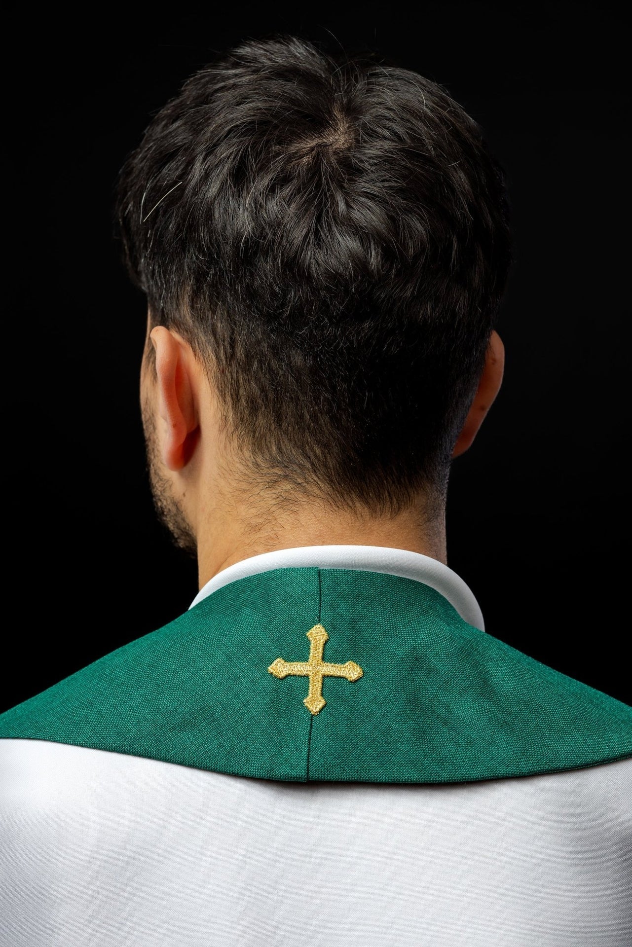 Stuła Kapłańska Zielona Haftowana w Krzyże - Elegancka Liturgia - SZATYLITURGICZNE.PL