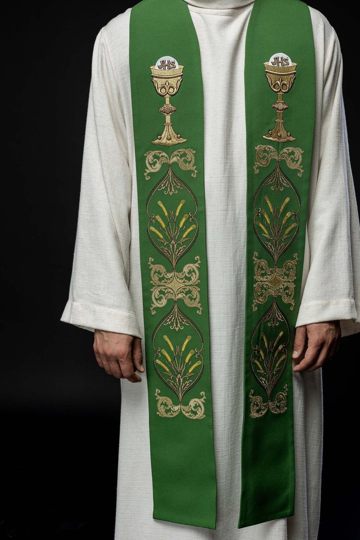 Stuła Kapłańska Zielona z Haftowanym Kielichem IHS - SZATYLITURGICZNE.PL