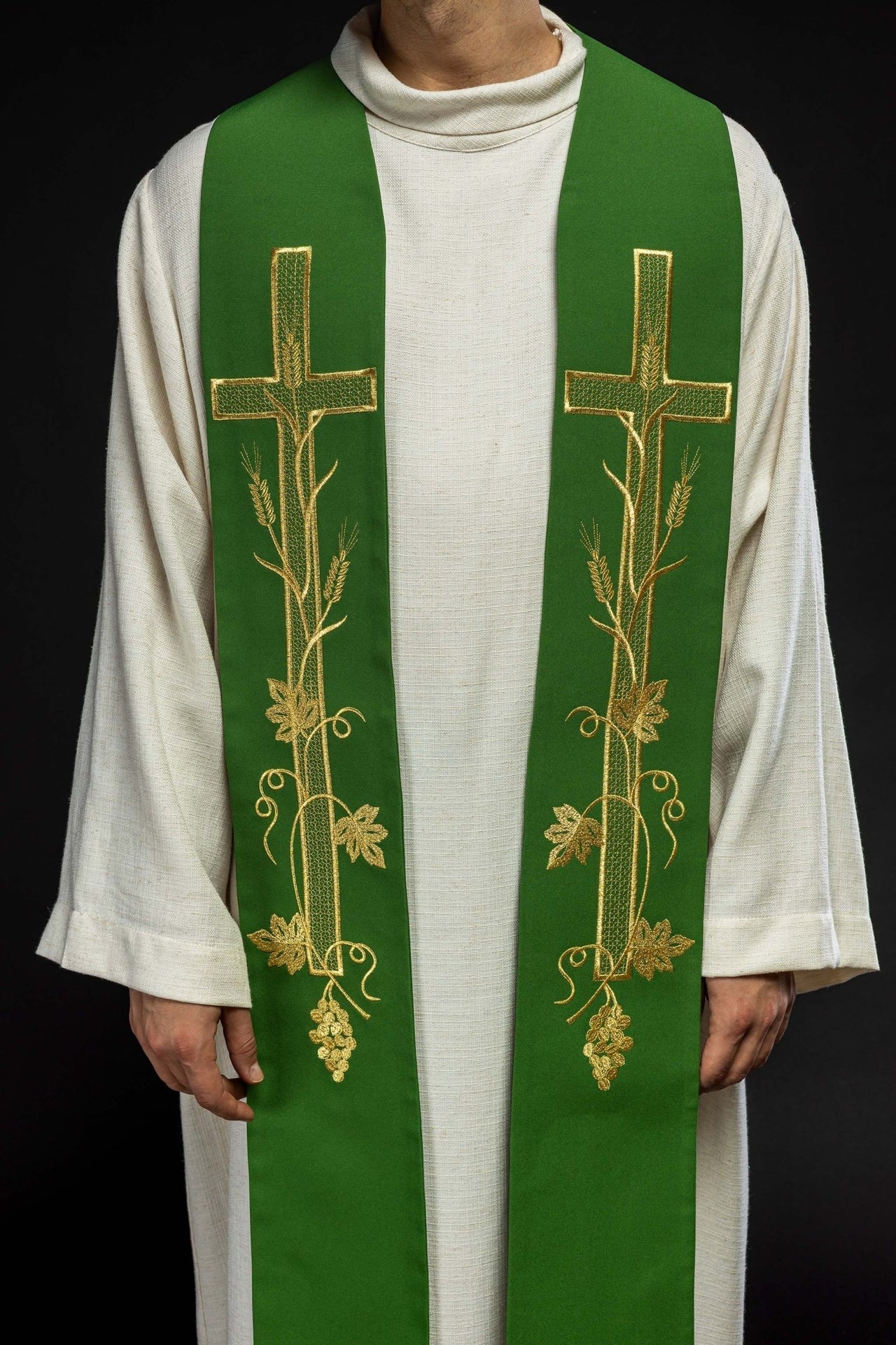 Stuła Kapłańska Zielona z Haftowanym Krzyżem - Elegancka Liturgia - SZATYLITURGICZNE.PL