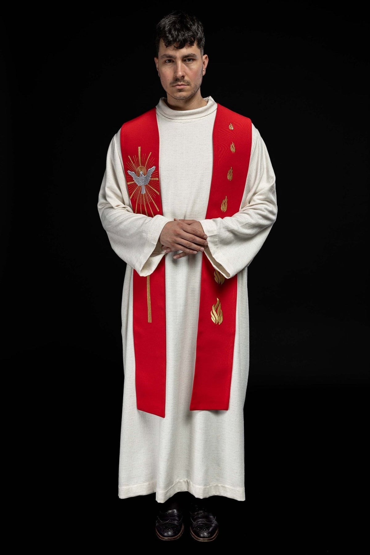 Stuła Liturgiczna Czerwona z Haftem Ducha Świętego - Elegancka - SZATYLITURGICZNE.PL