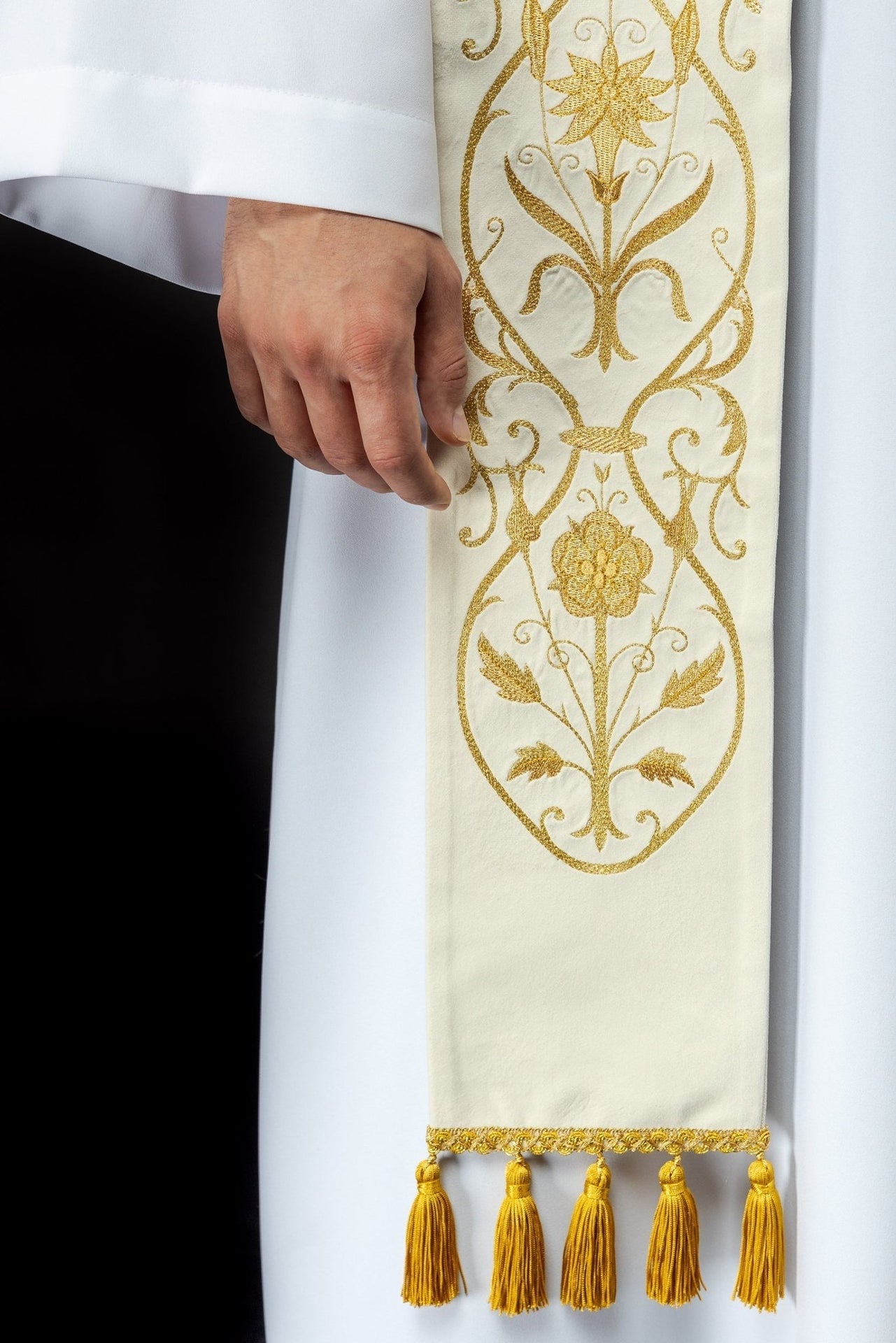 Stuła Liturgiczna Ecru Haft IHS - Elegancka Szata Kapłańska - SZATYLITURGICZNE.PL