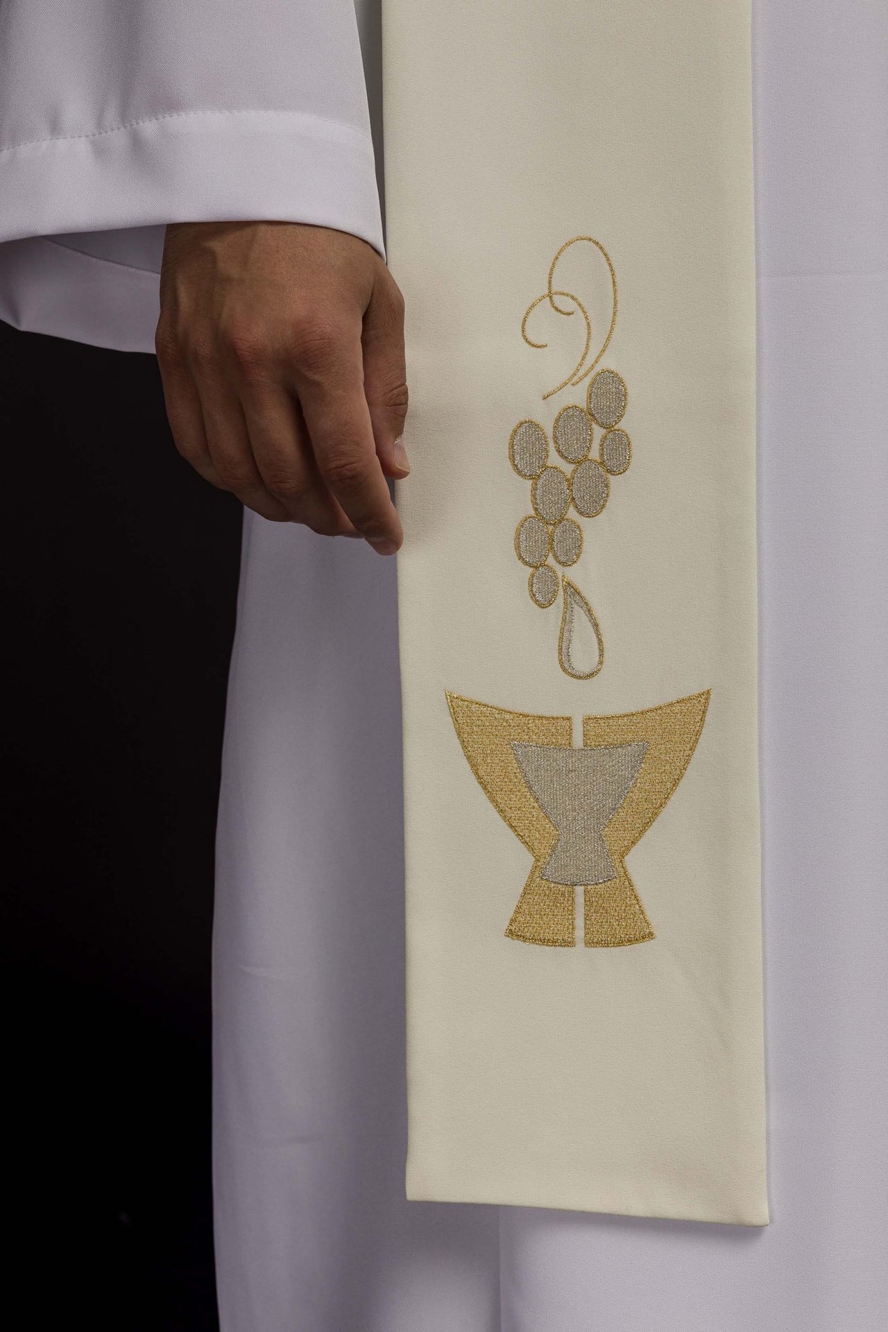 Stuła Liturgiczna Ecru - Kielich, Kłosy i Winogrona - Haft Komputerowy - SZATYLITURGICZNE.PL